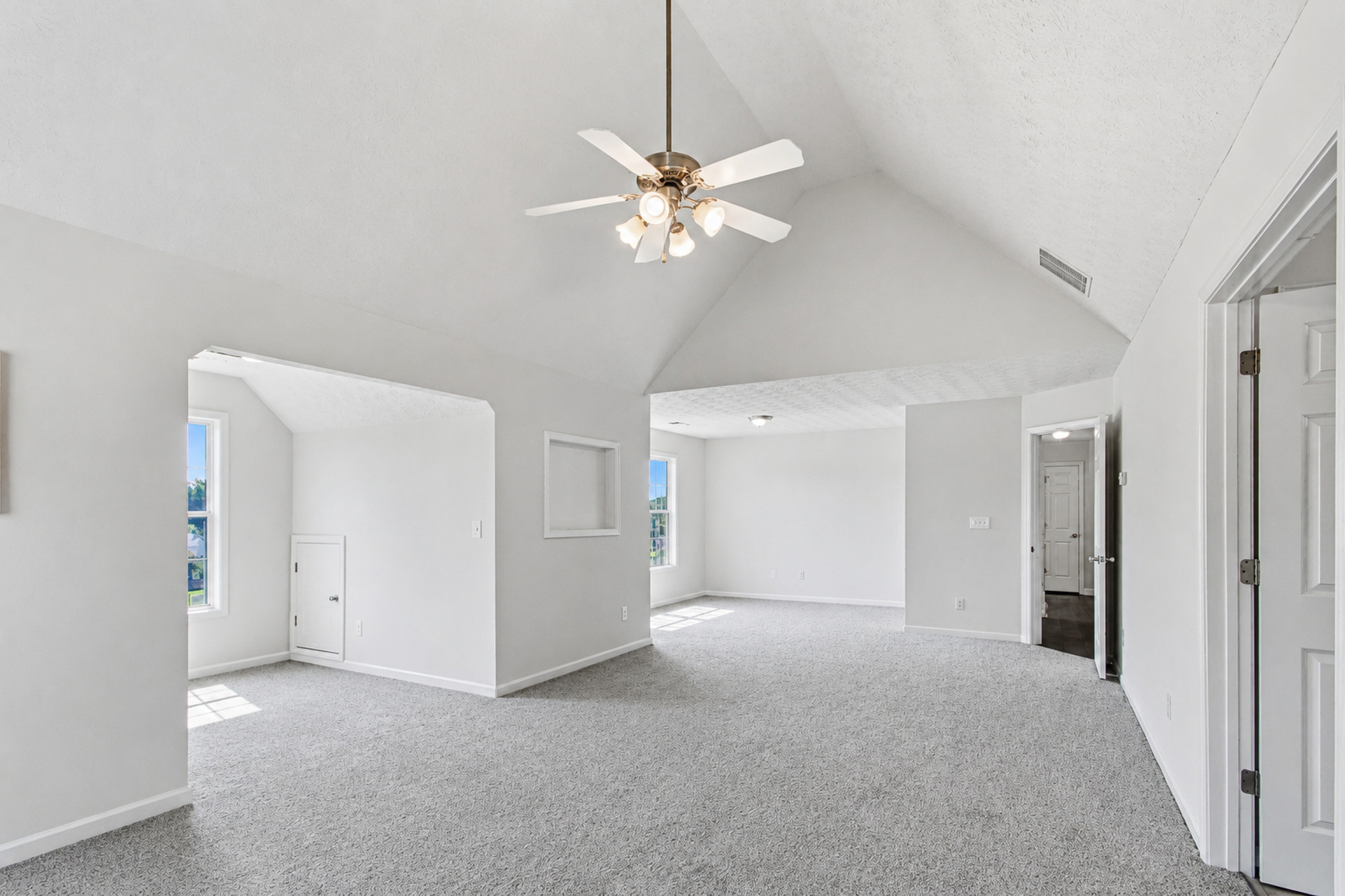 Photo 16 of 41 of 225 Avonlea Dr, Covington, GA