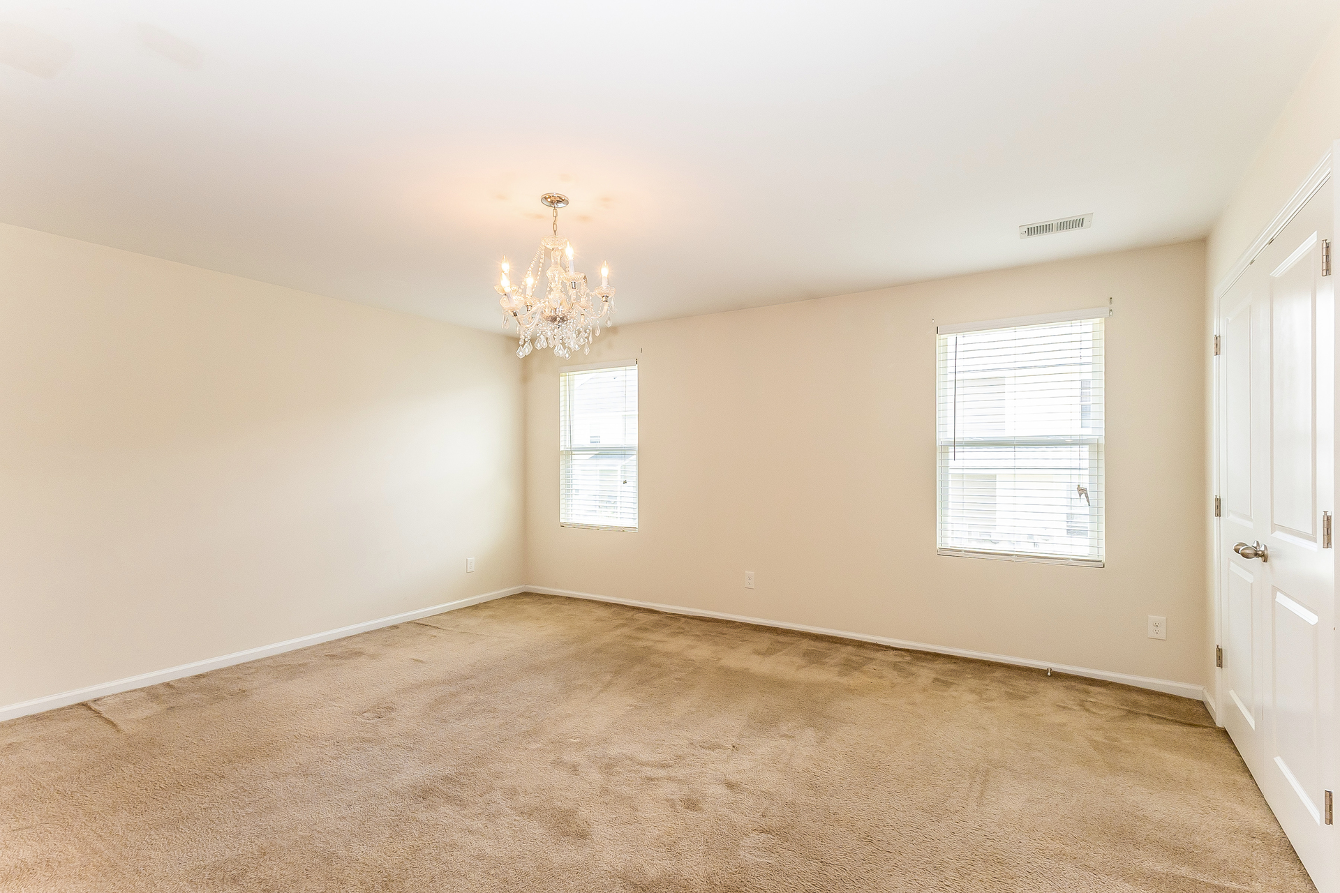 Photo 4 of 23 of 380 Flyway Rd, Goose Creek, SC