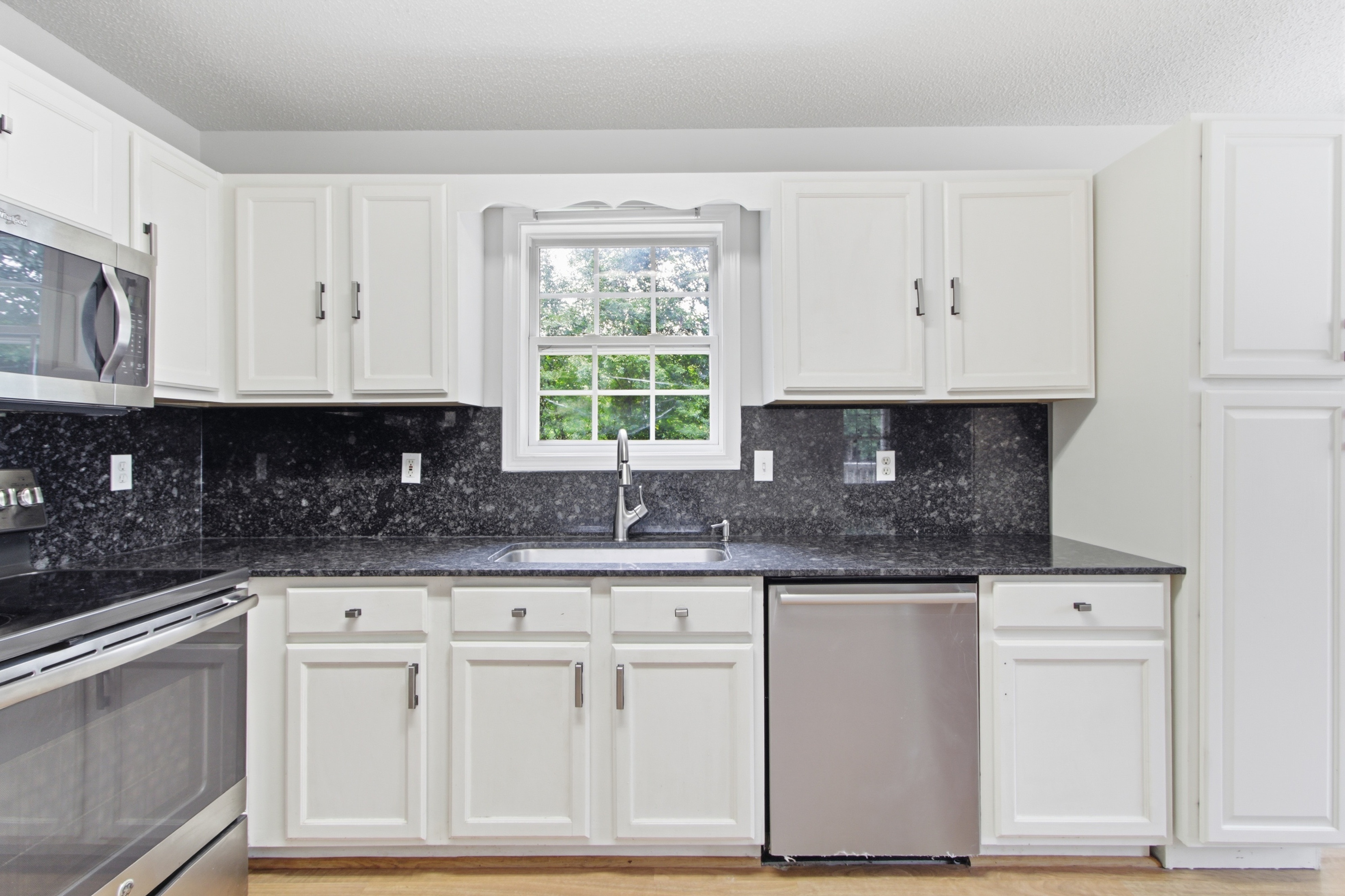 Photo 8 of 34 of 221 Glen Ridge Dr, Villa Rica, GA