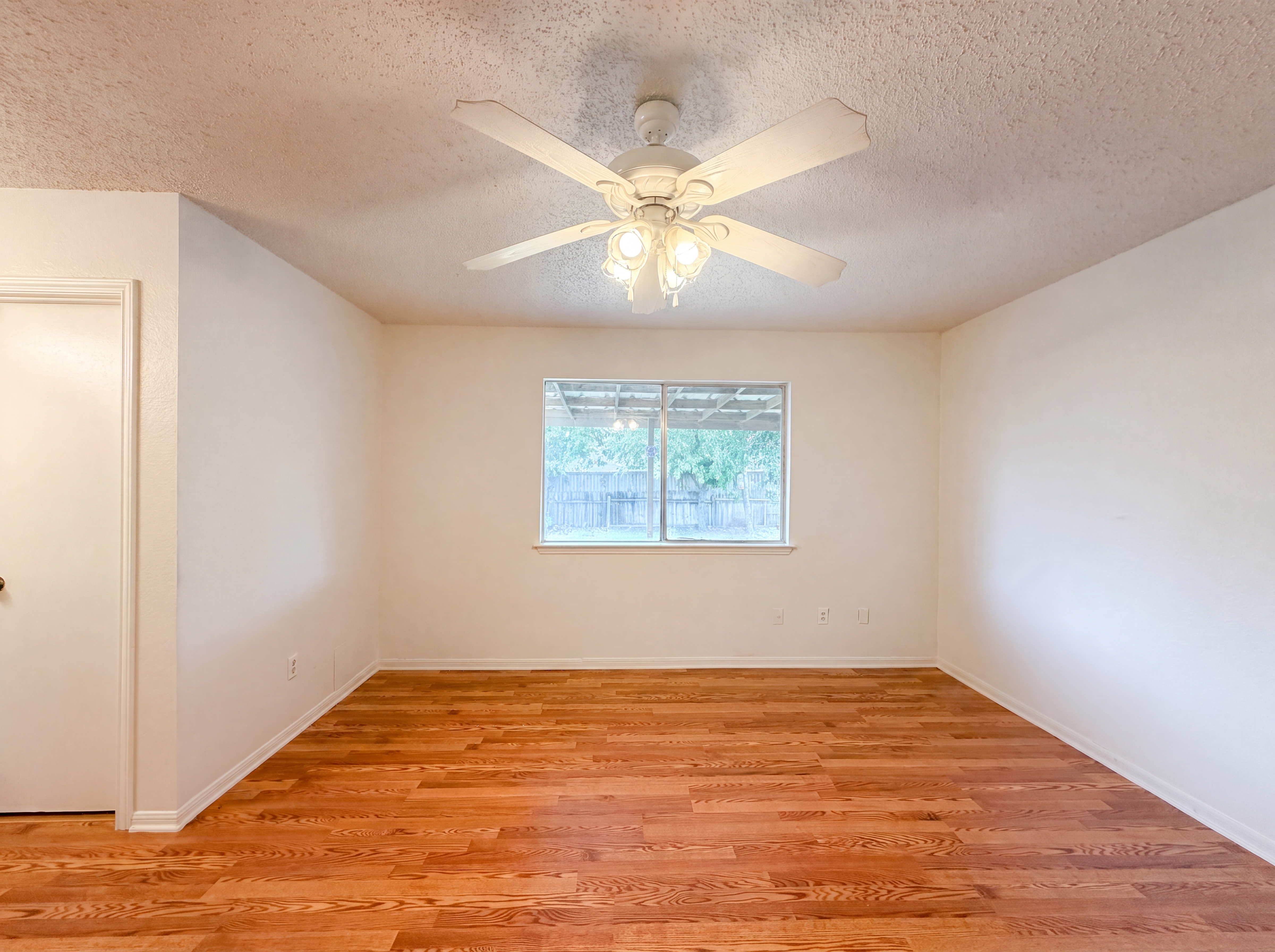 Photo 8 of 16 of 1803 Frontier Trl, Round Rock, TX