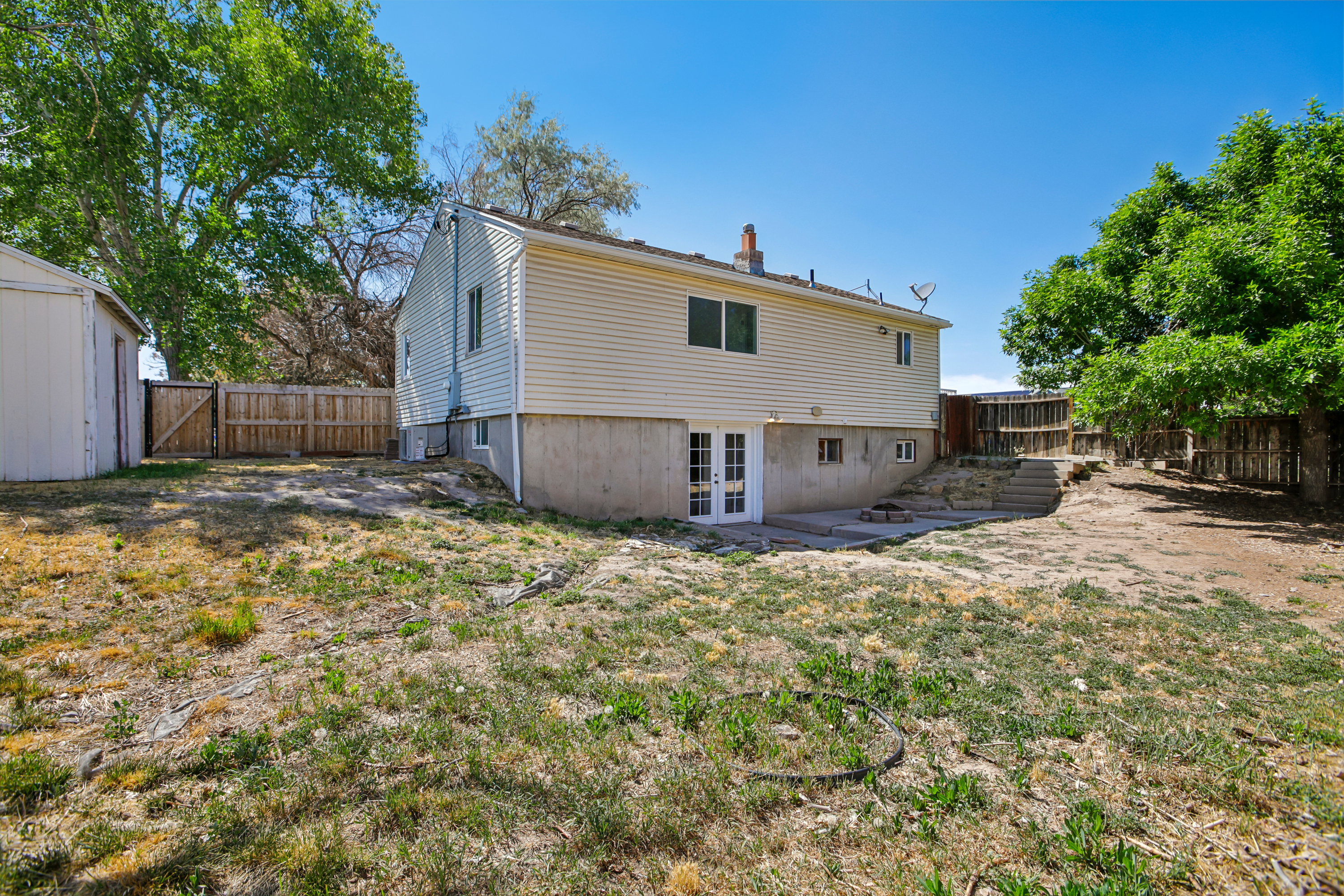 Photo 5 of 35 of 13235 S 2120 W, Riverton, UT