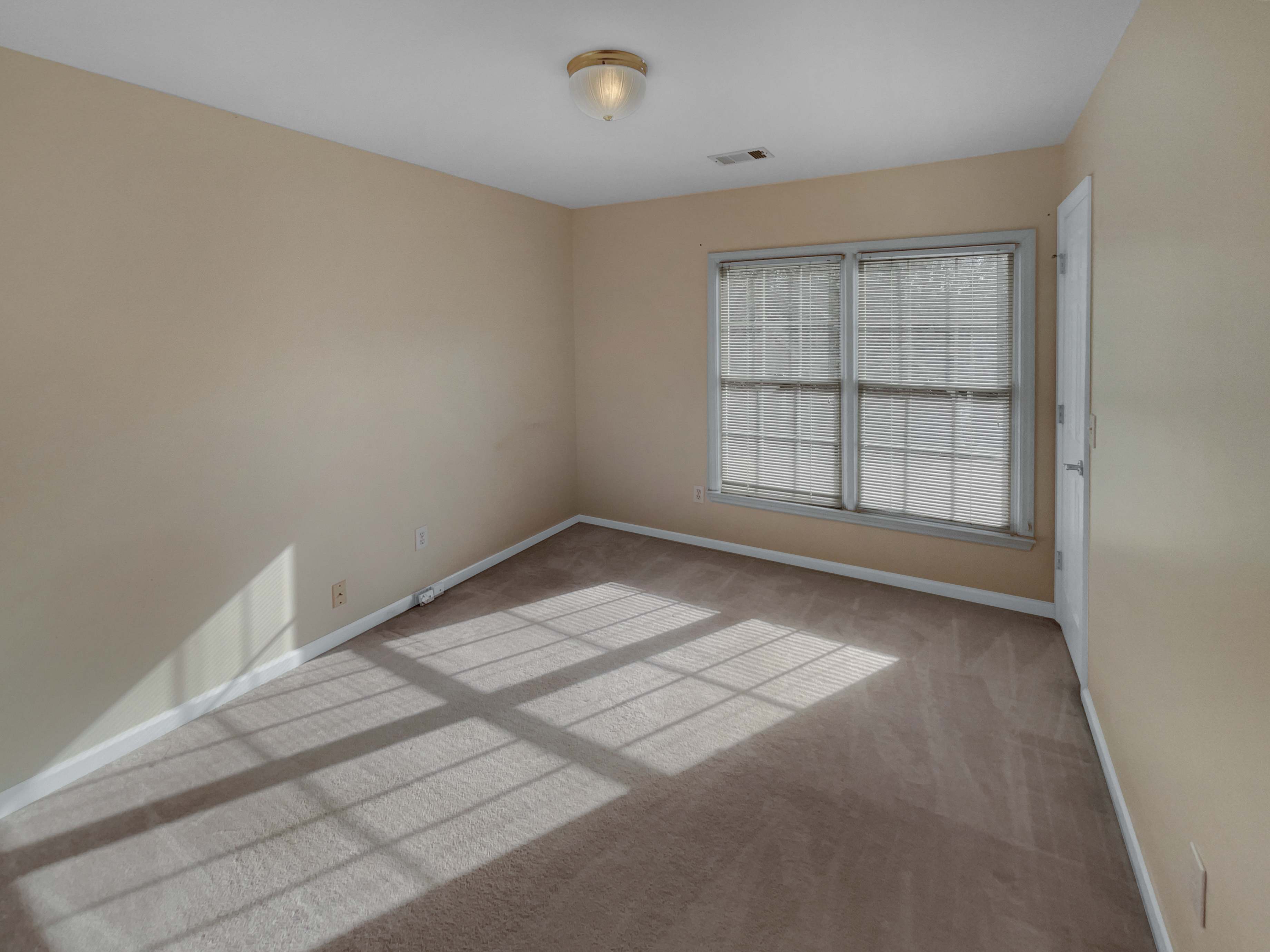 Photo 54 of 68 of 1370 Providence Dr, Lawrenceville, GA