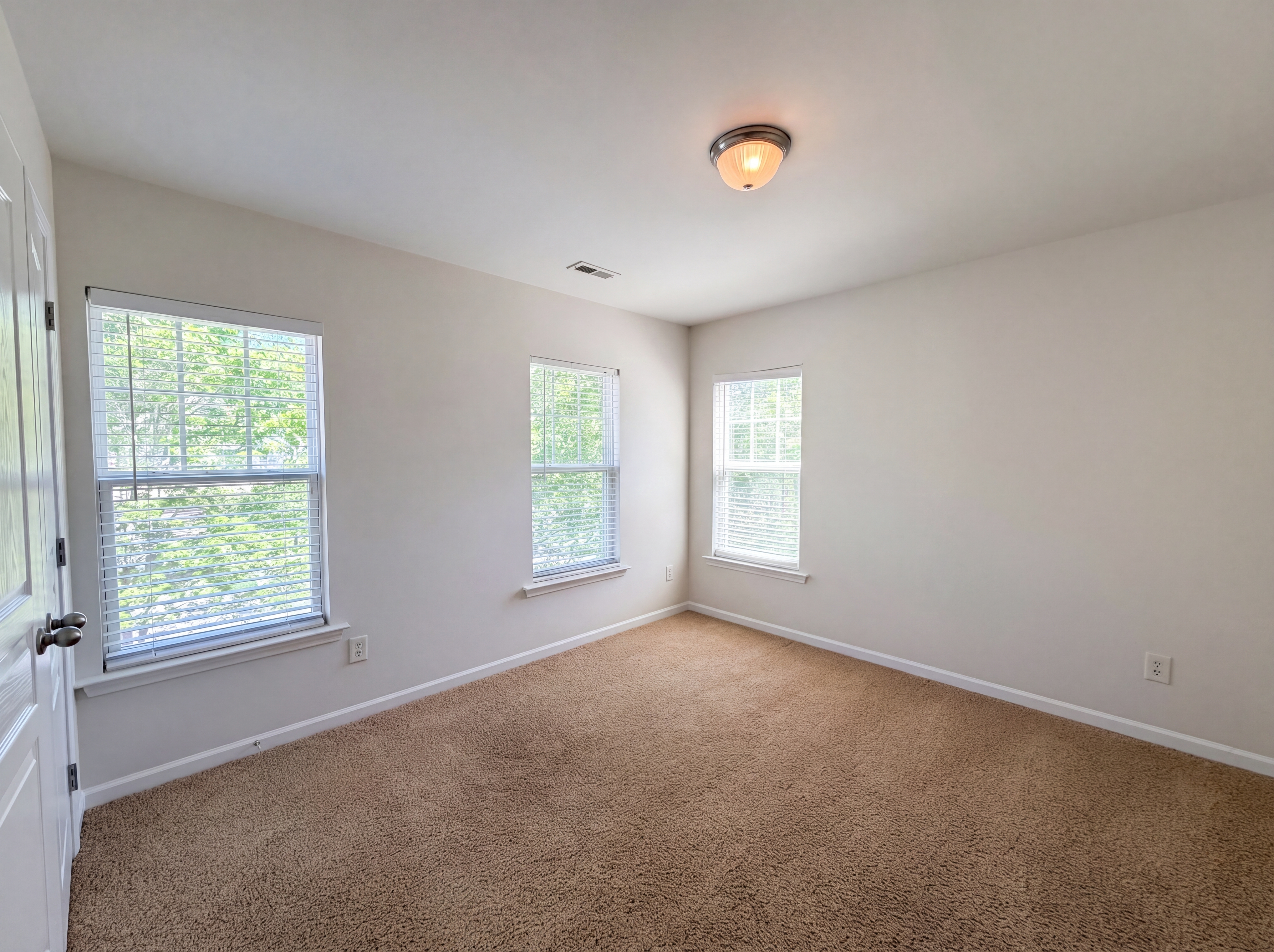 Photo 9 of 17 of 3216 Ranbir Dr, Durham, NC