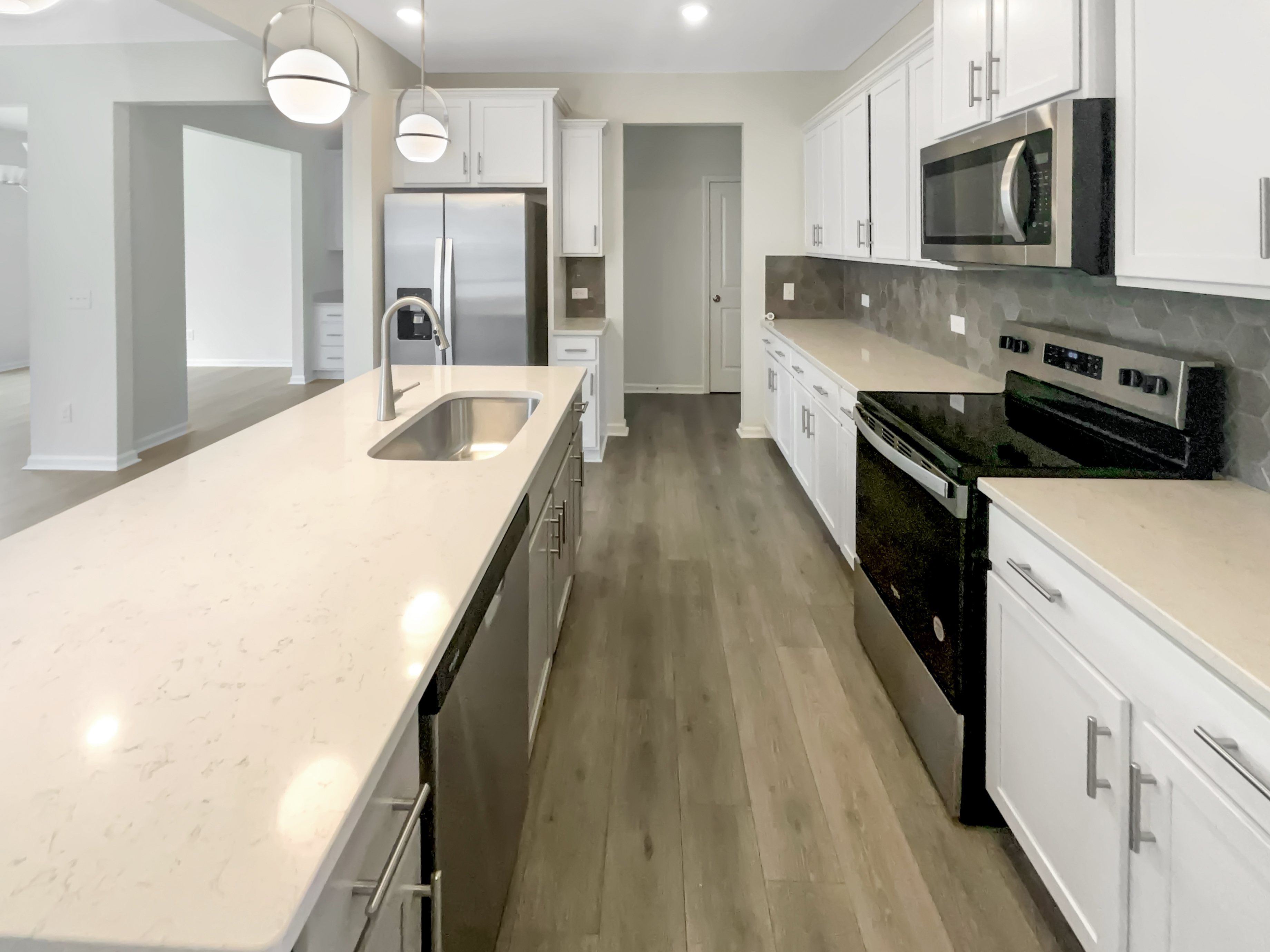 Photo 2 of 24 of 4023 Aster Point Ct, Pfafftown, NC