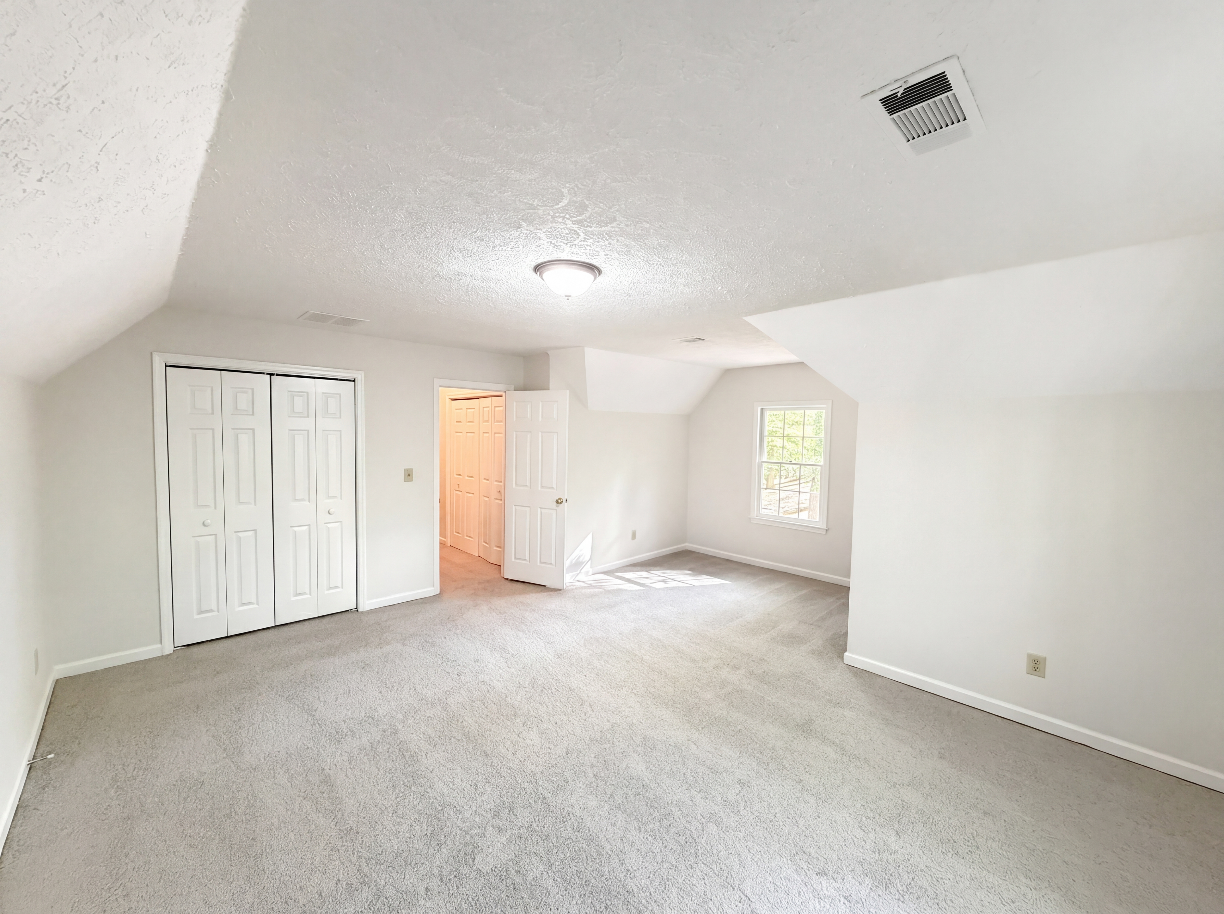 Photo 17 of 38 of 515 Teresa Ln, Canton, GA