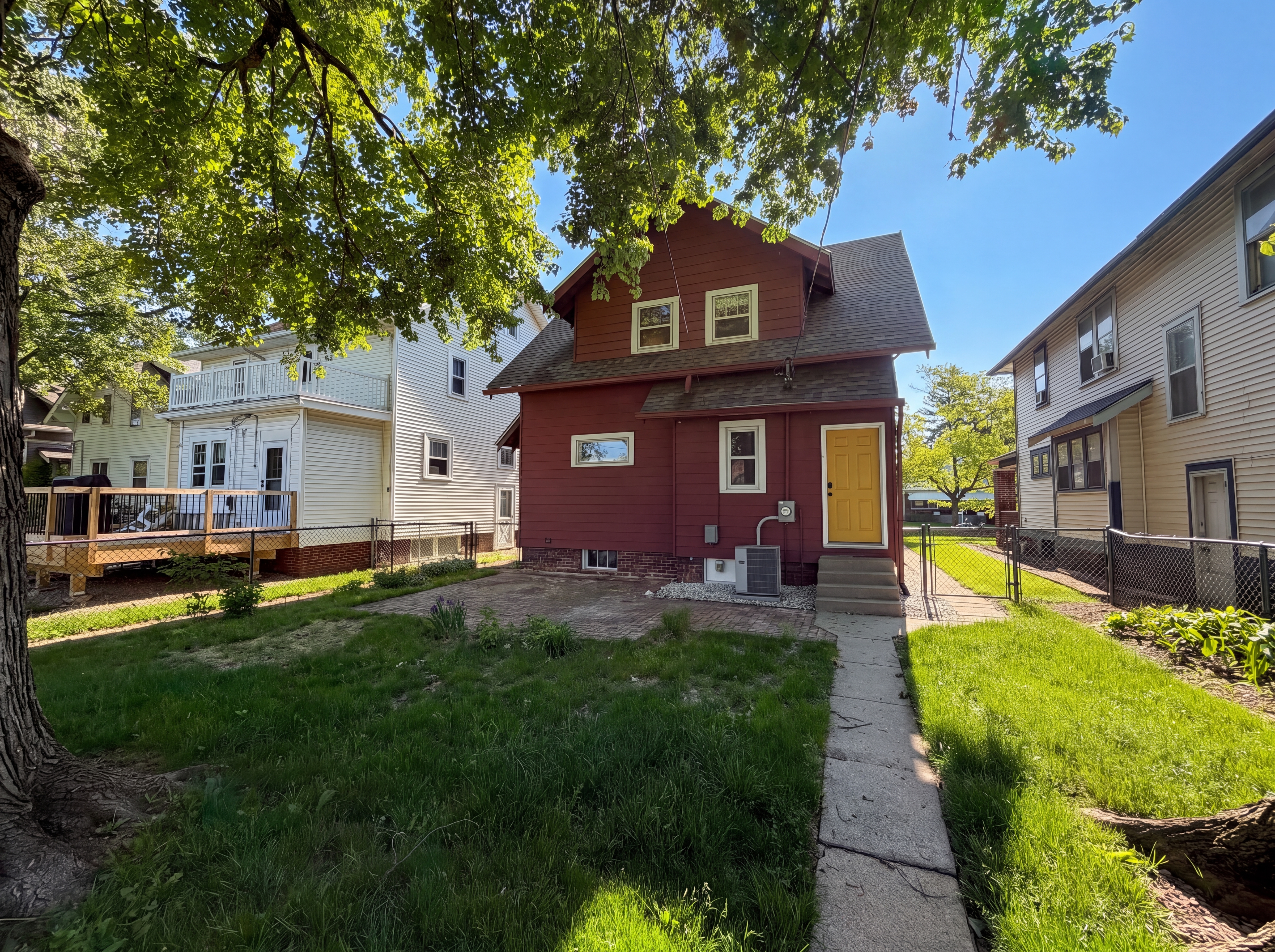 Photo 5 of 23 of 524 N Riley Ave, Indianapolis, IN
