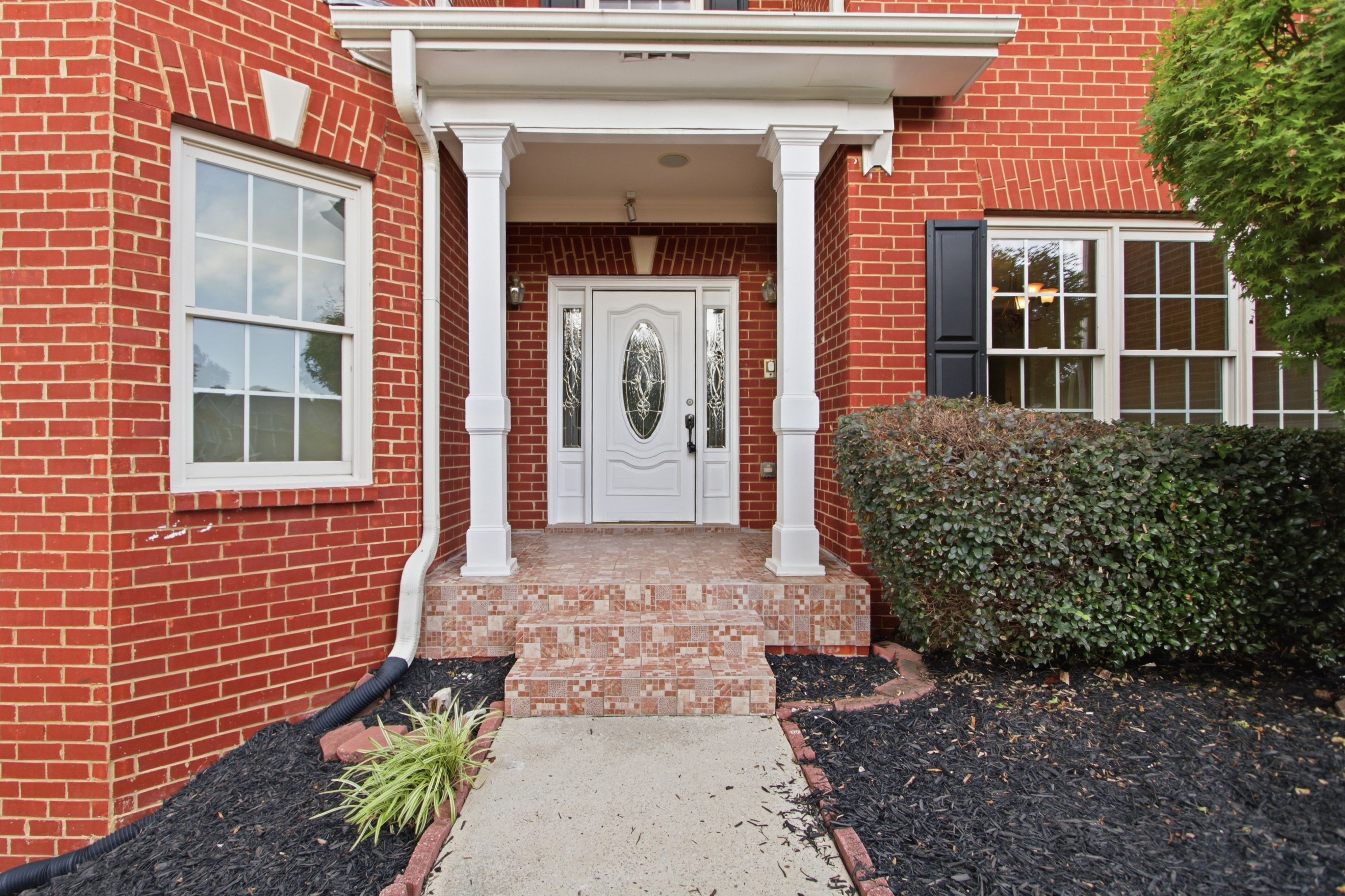 Photo 4 of 61 of 1028 River Forest Pt, Lawrenceville, GA