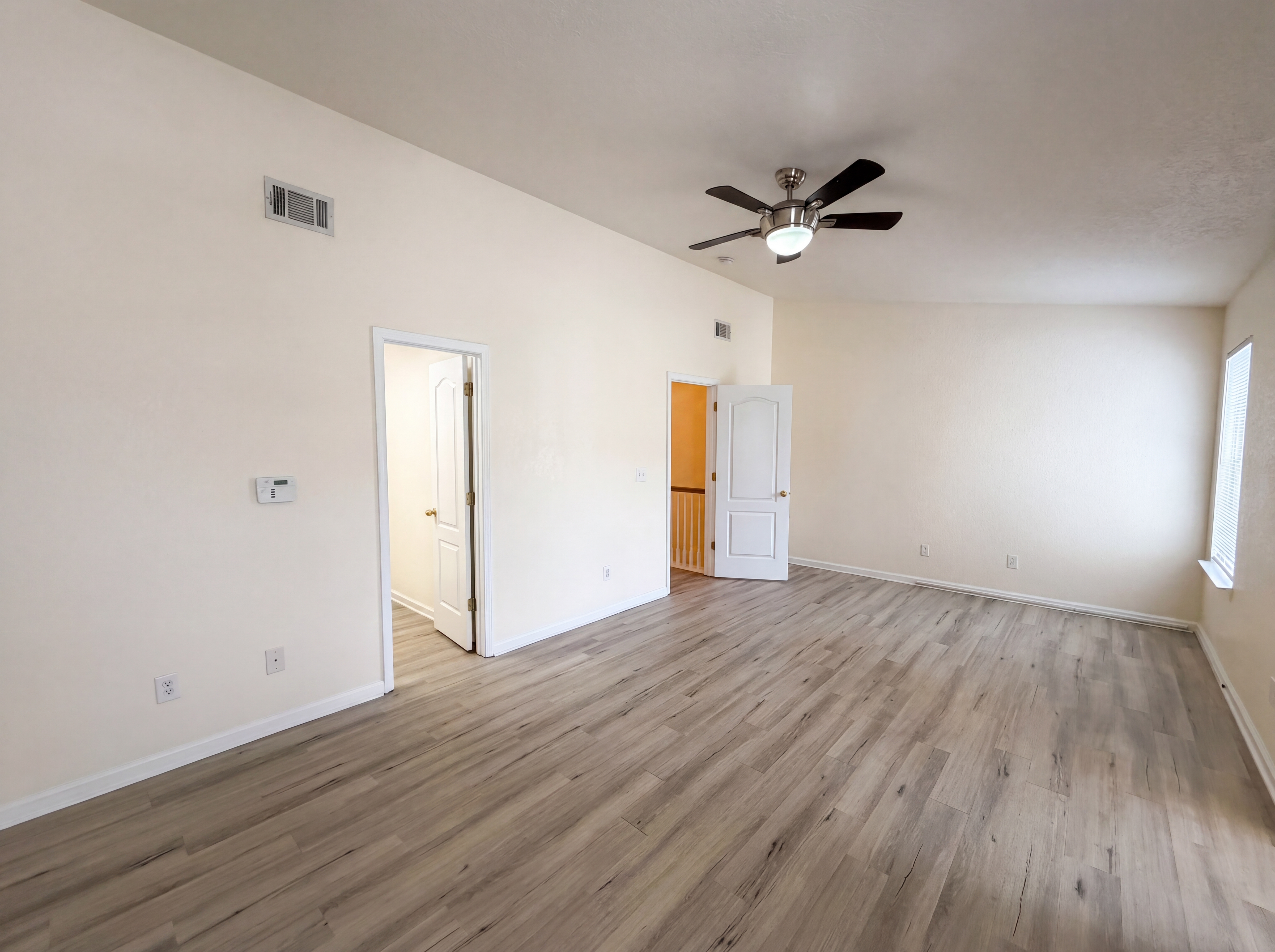 Photo 9 of 18 of 5080 Windsor Forrest Ln, Atlanta, GA
