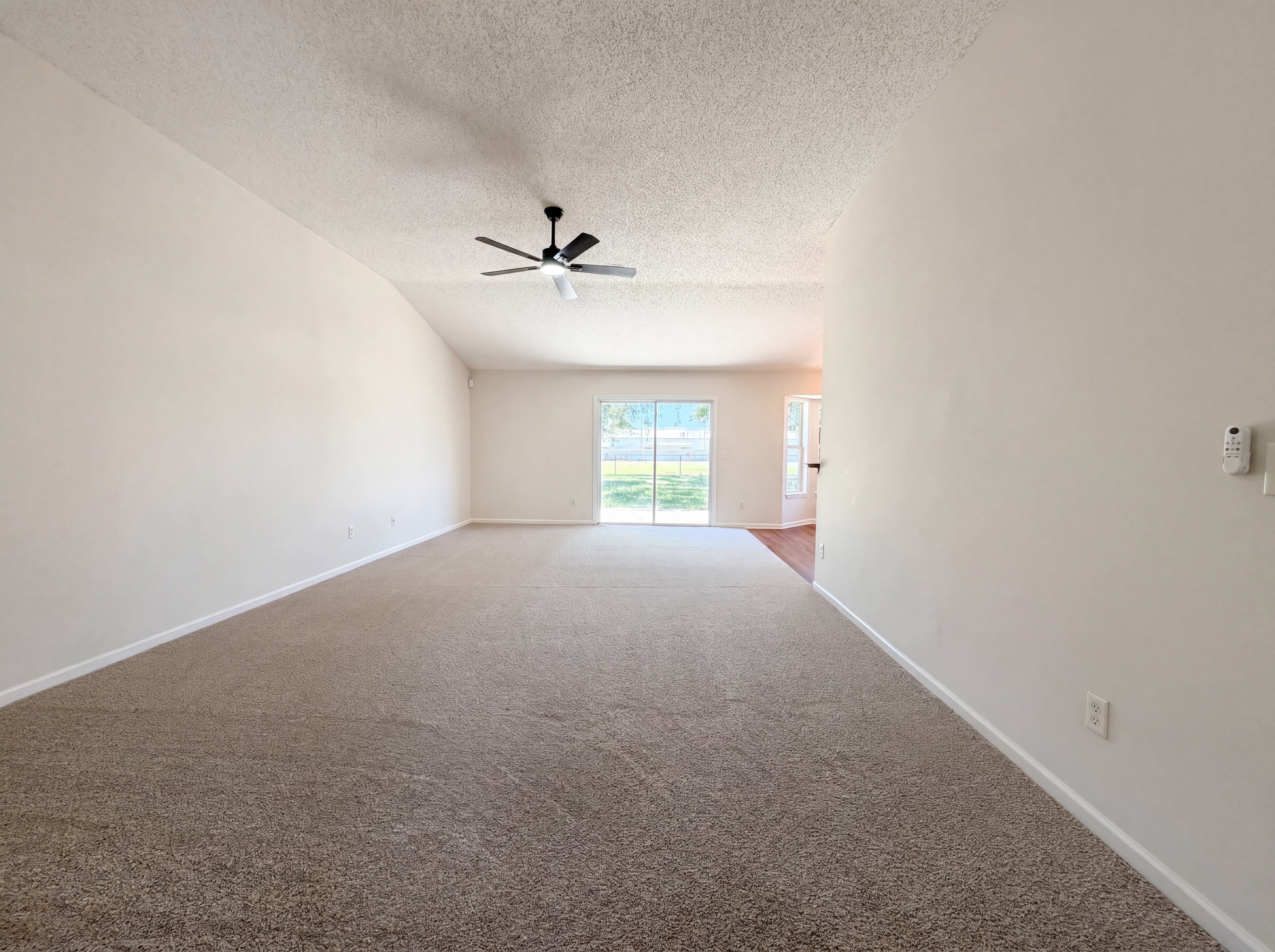Photo 7 of 21 of 11424 Rolling River Blvd, Jacksonville, FL