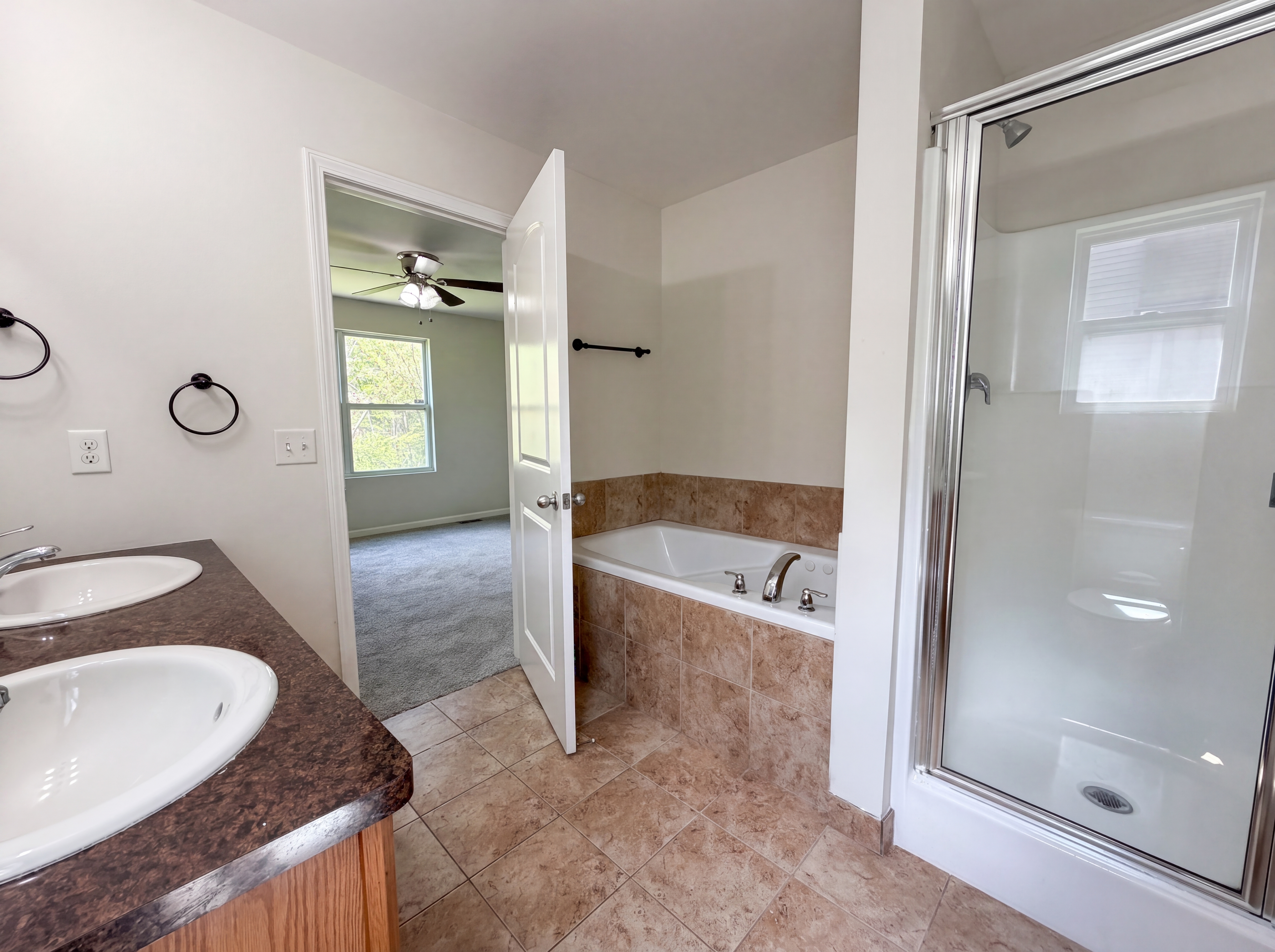 Photo 6 of 21 of 5988 Treetops Dr, Romulus, MI