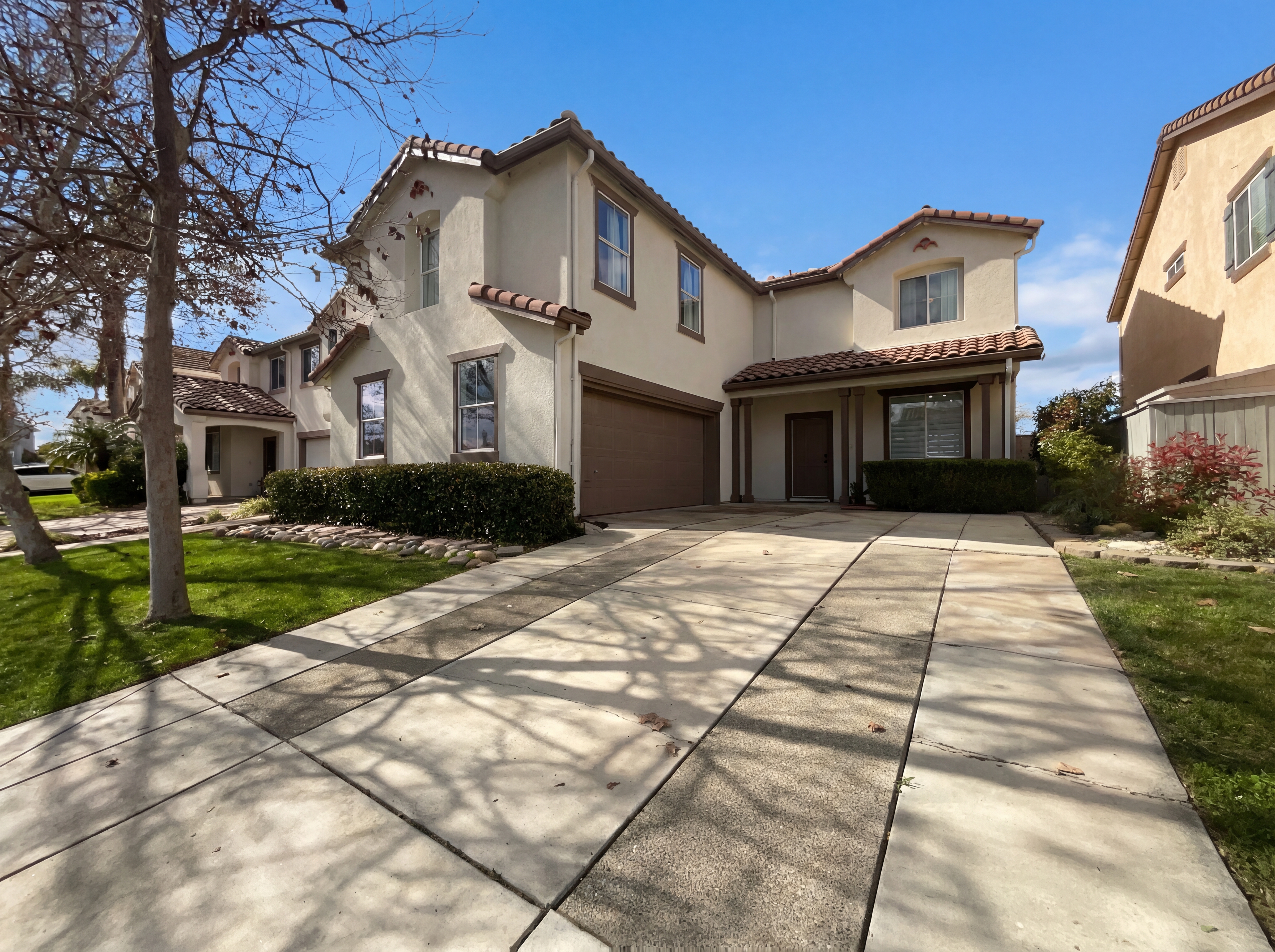 Photo 8 of 64 of 2724 Bertolani Cir, Elk Grove, CA
