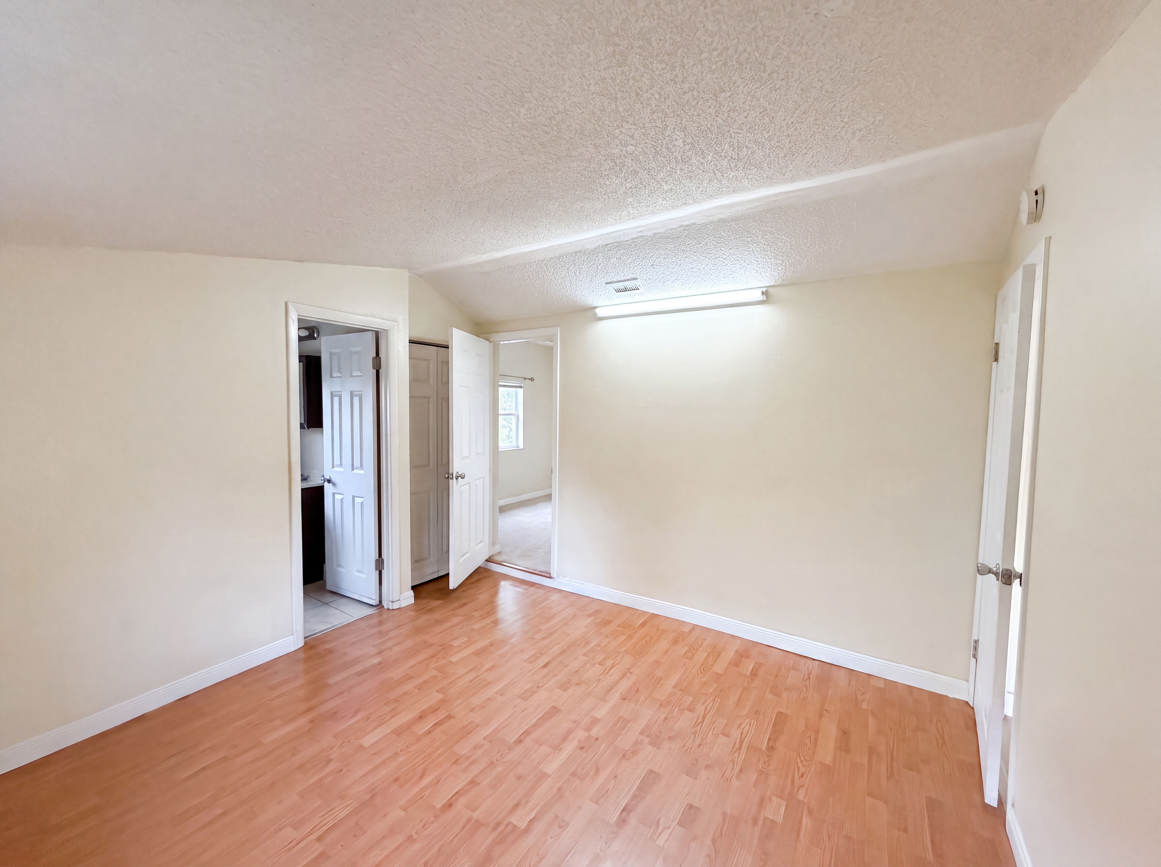 Photo 4 of 26 of 722 Virginia Ln, Apopka, FL