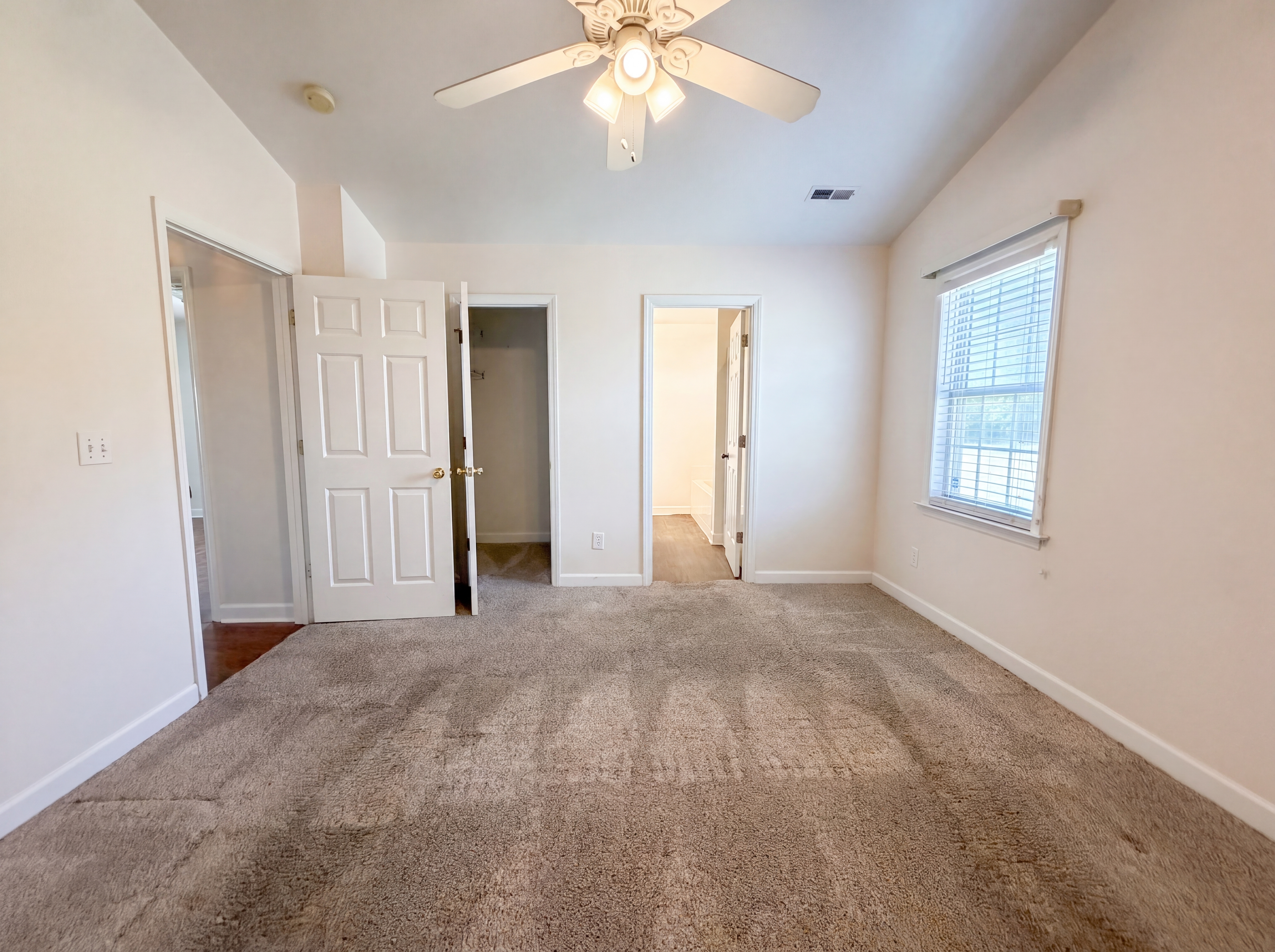 Photo 4 of 16 of 4528 Lasley Dr, Winston Salem, NC