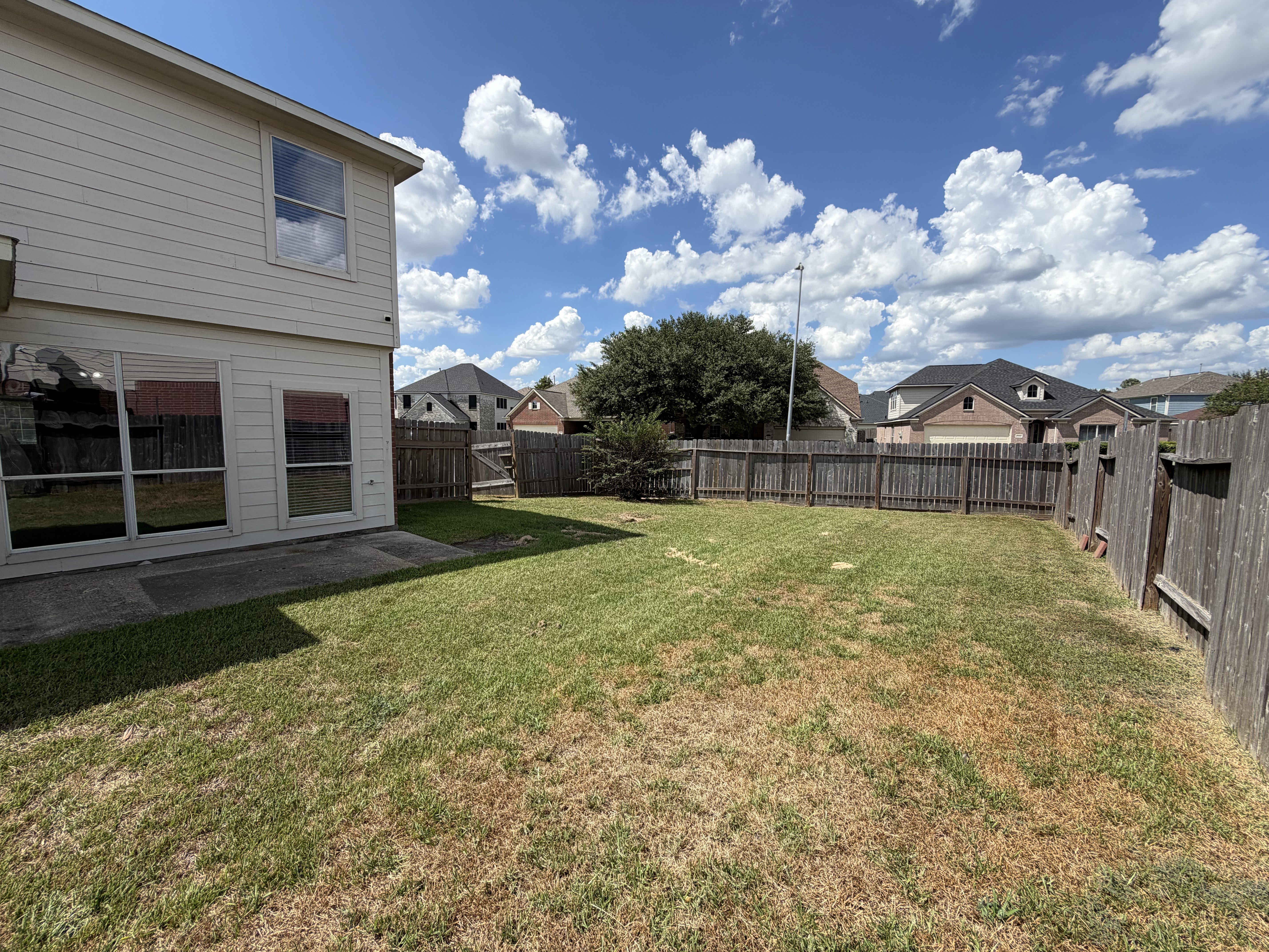 Photo 5 of 38 of 20610 Wren Hollow Way, Humble, TX