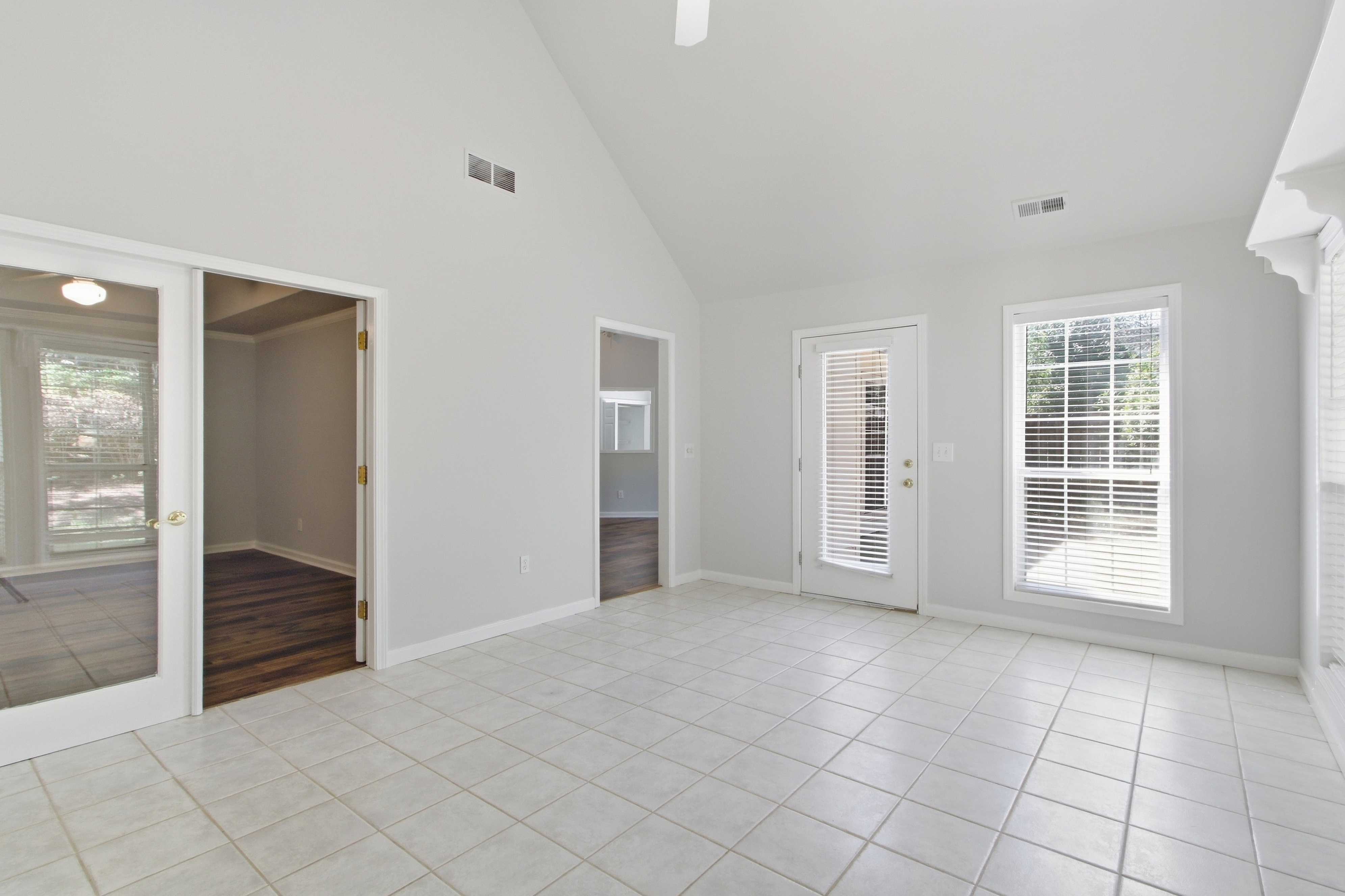 Photo 14 of 28 of 3104 Baker Plantation Ct, Acworth, GA