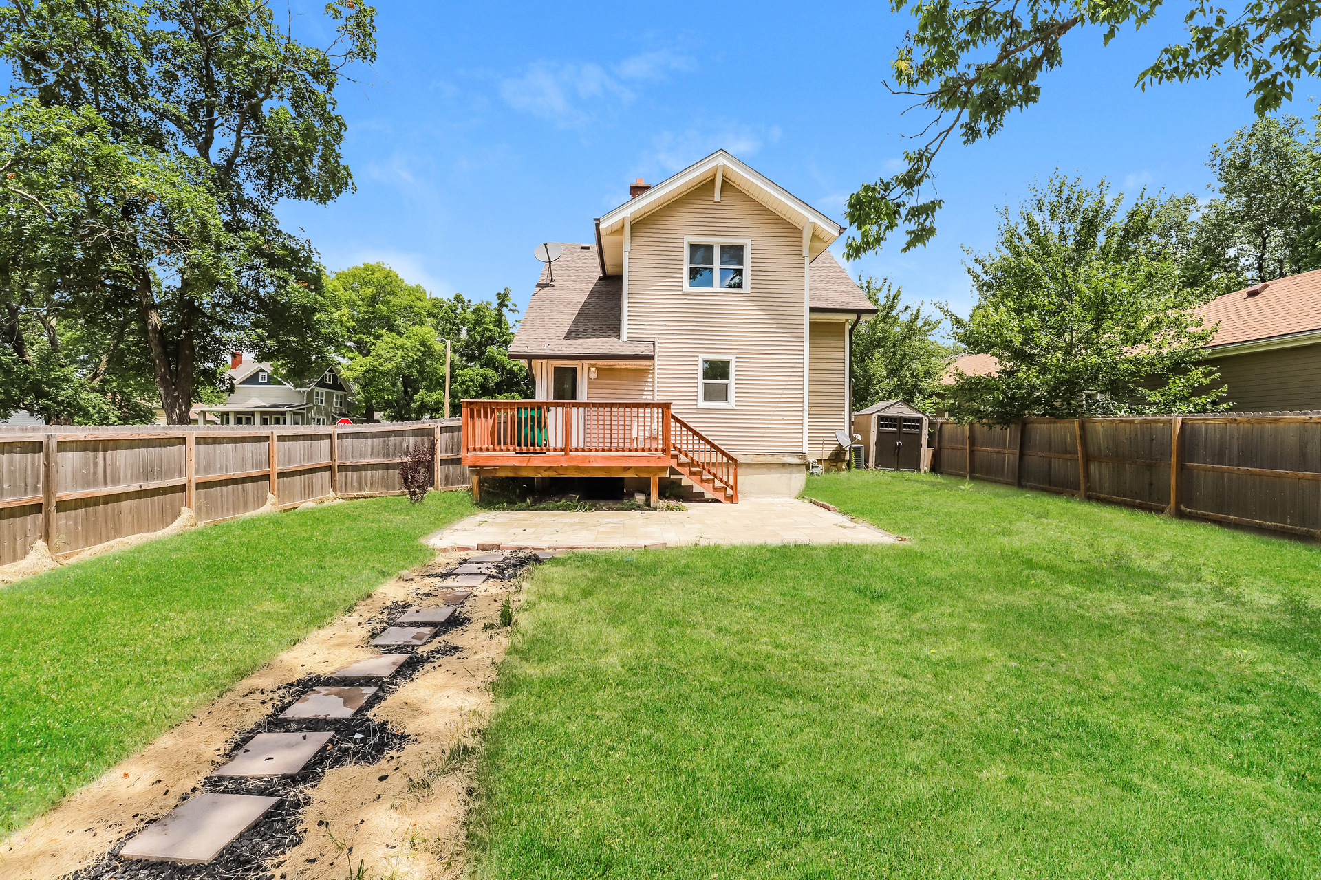 Photo 5 of 21 of 701 E Peoria St, Paola, KS