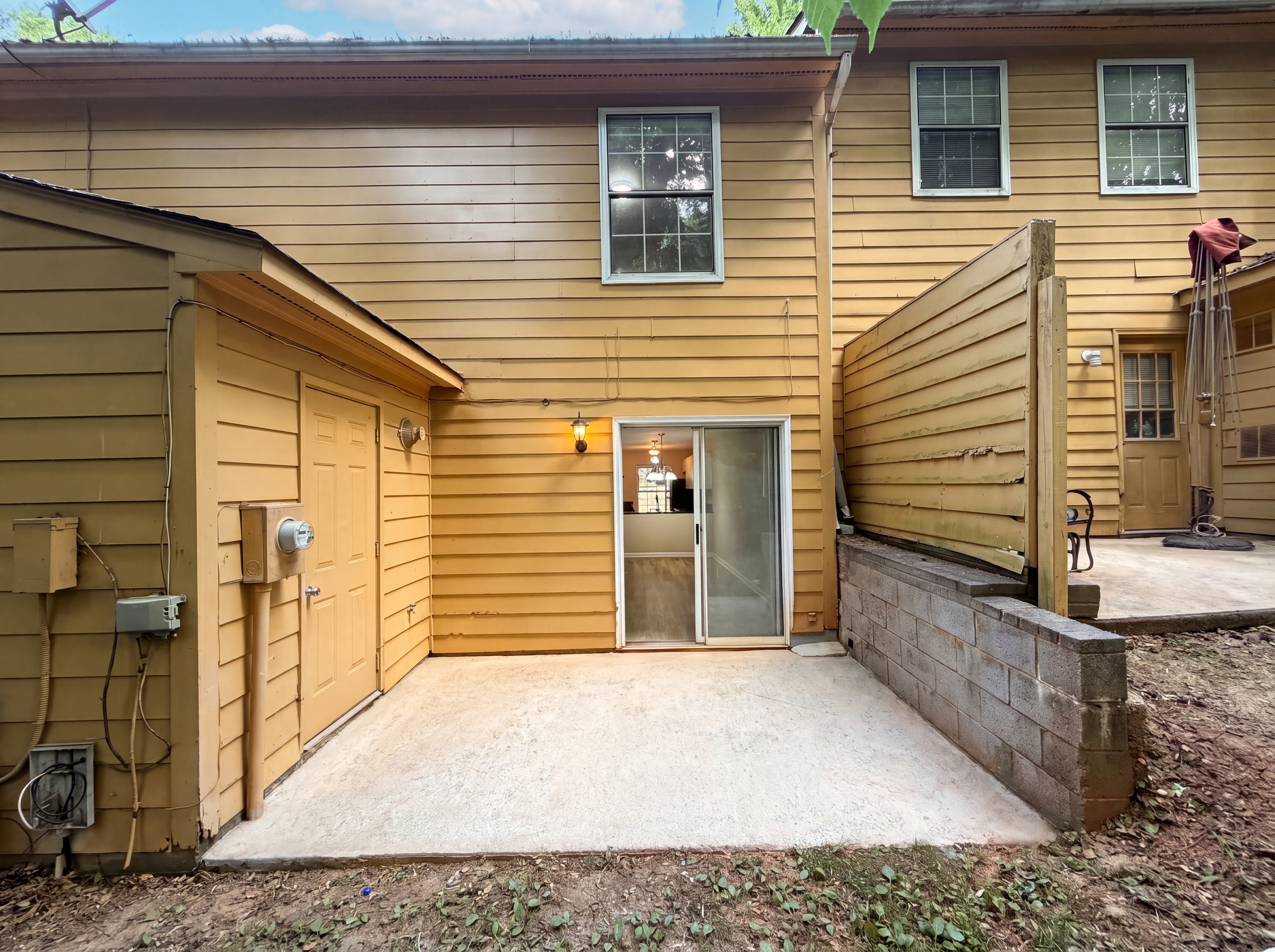 Photo 5 of 19 of 4037 Briarhill Dr, Charlotte, NC