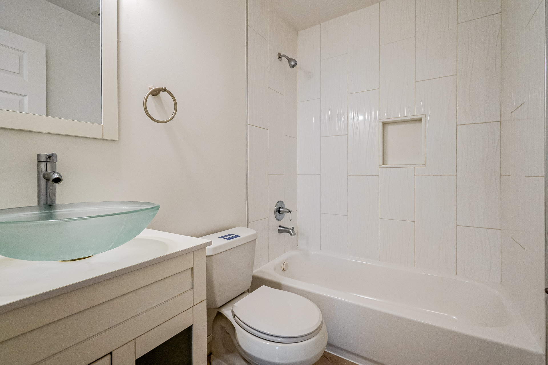 Photo 19 of 22 of 204 N Huron Dr, Oxon Hill, MD