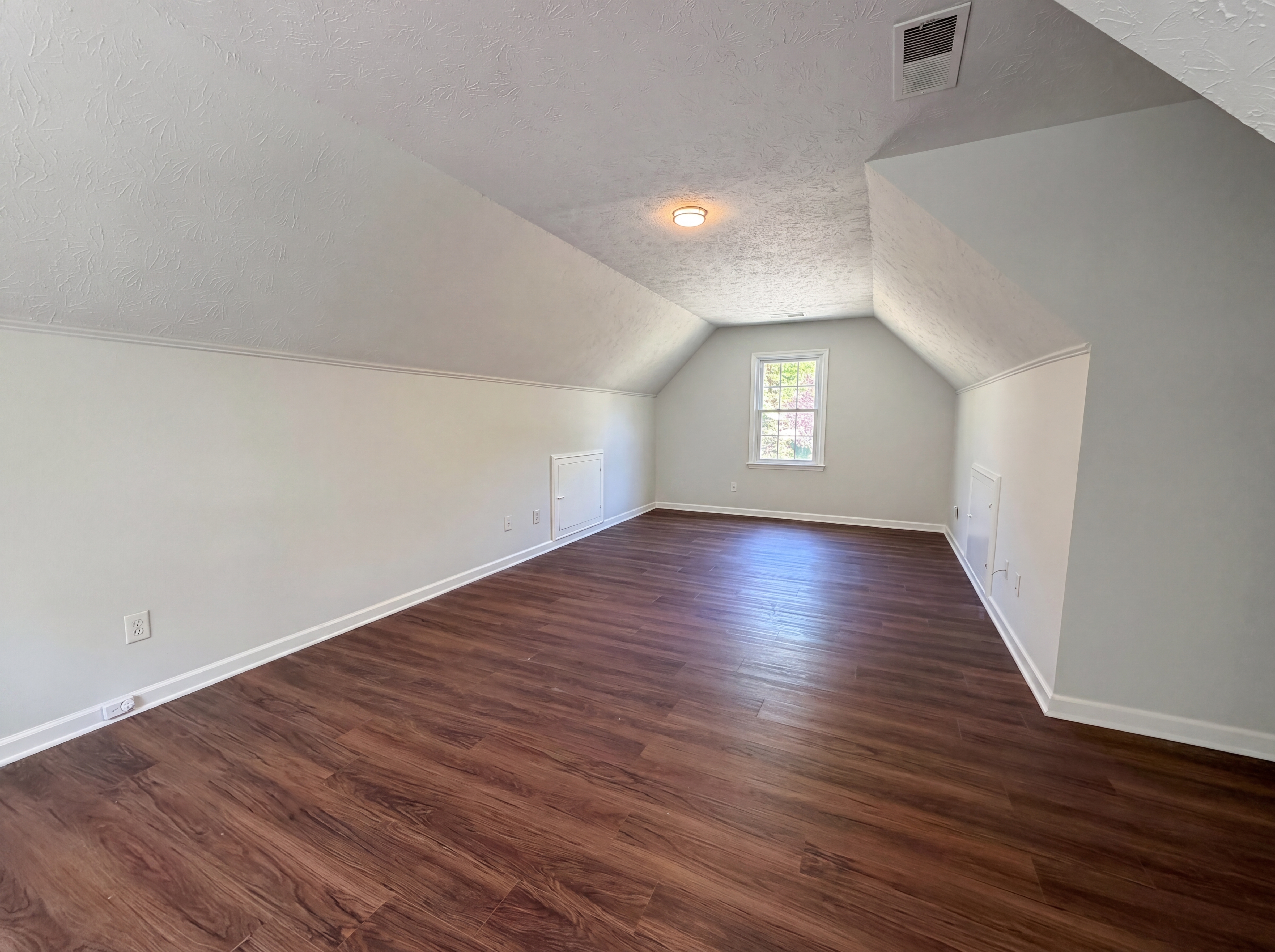 Photo 12 of 22 of 1033 Chestnut Hill Cir SW, Marietta, GA