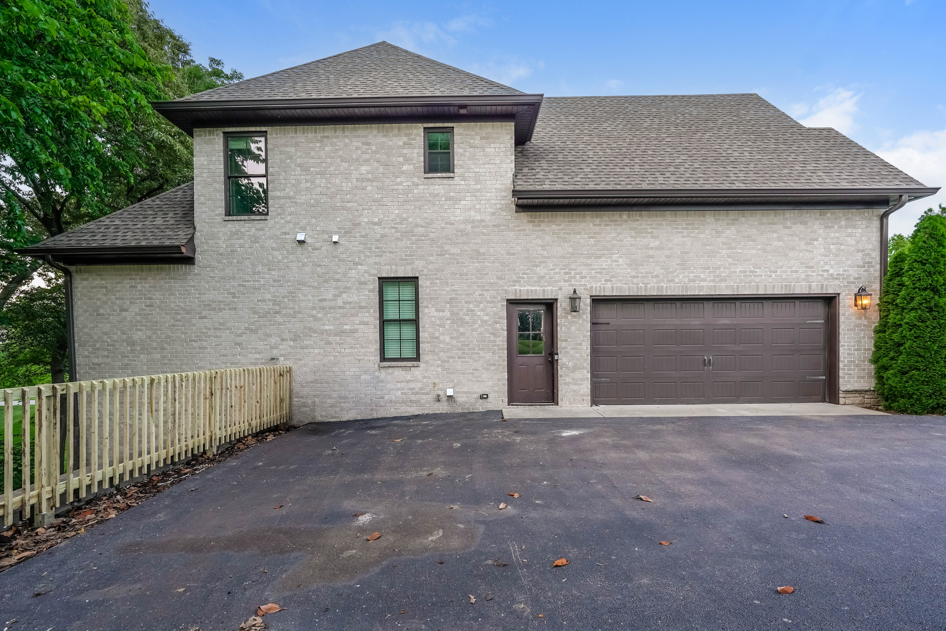 Photo 5 of 38 of 521 Autumnstone Ln, Bowling Green, KY