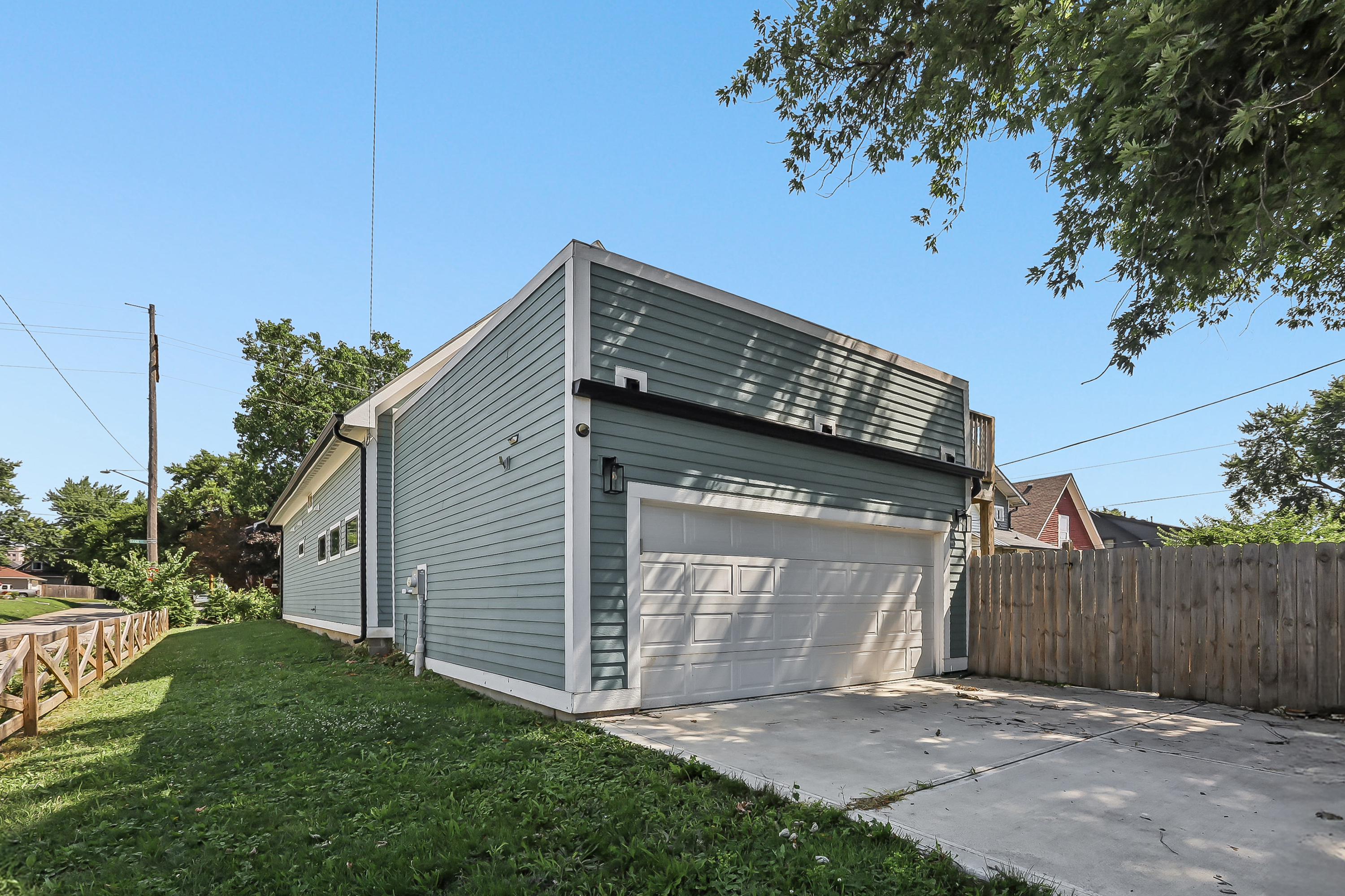 Photo 7 of 47 of 401 Sanders St, Indianapolis, IN