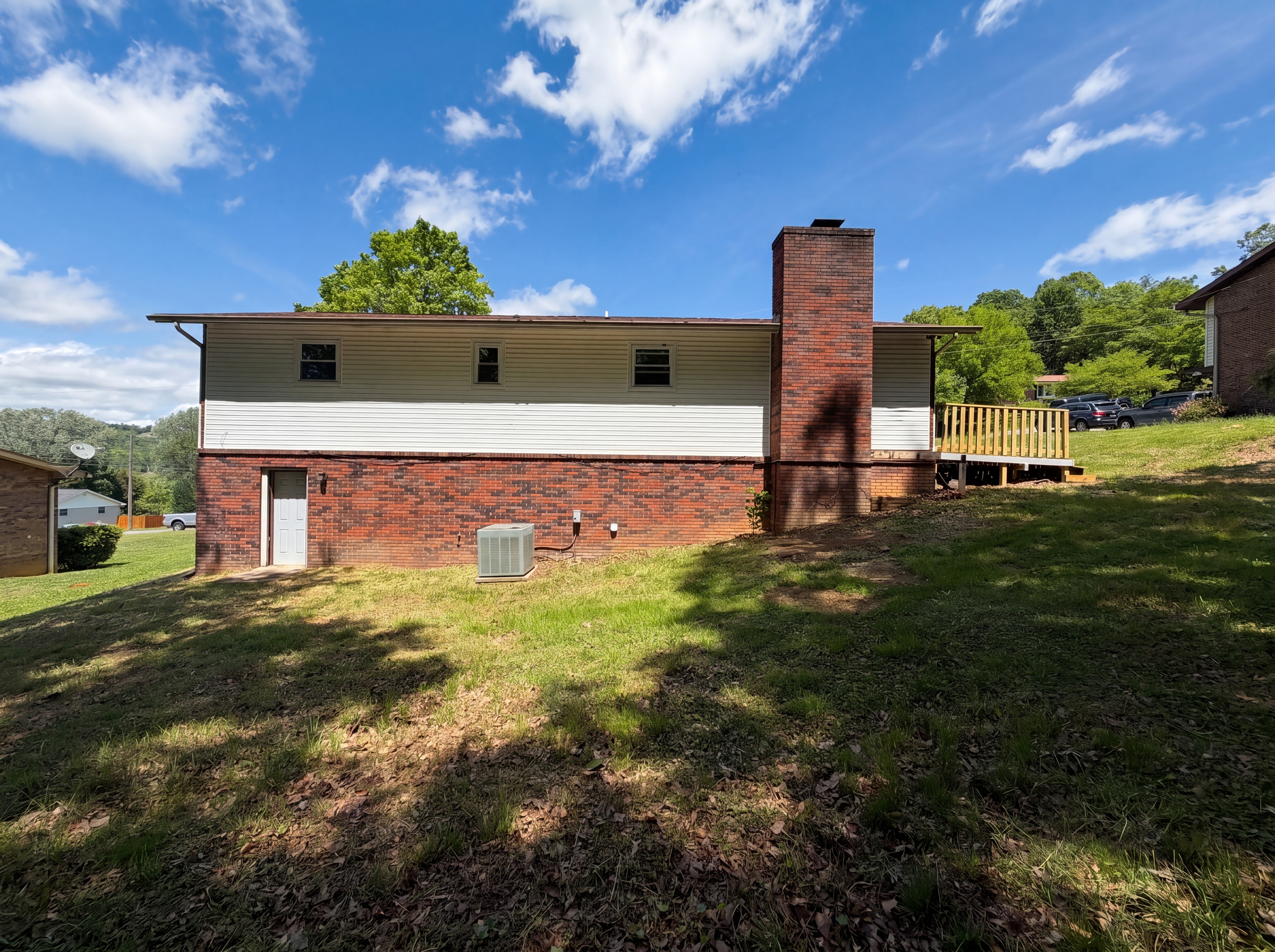 Photo 5 of 24 of 819 Scenic Cir, Seymour, TN