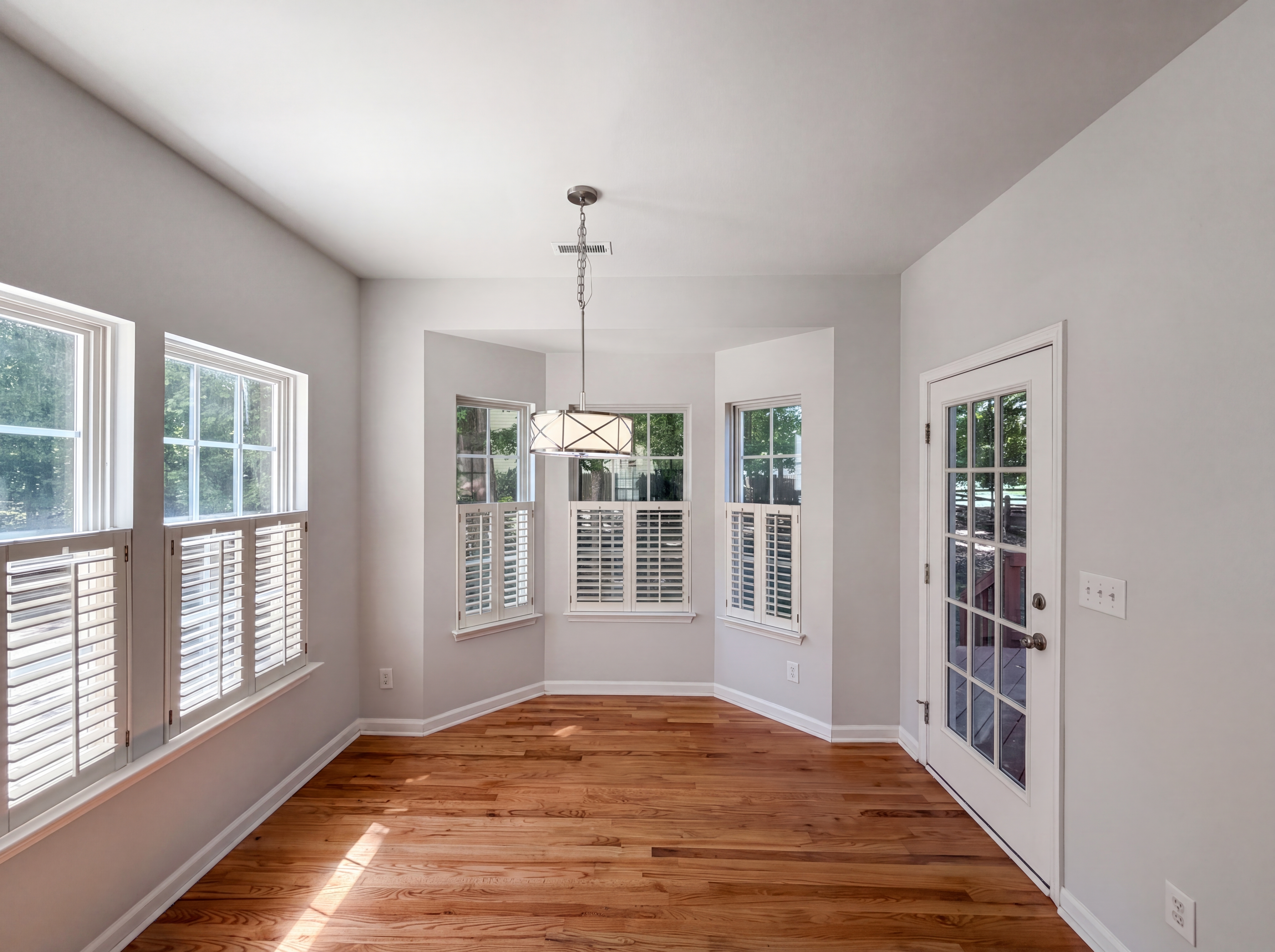 Photo 7 of 19 of 2916 Pinewood Hill Dr, Matthews, NC
