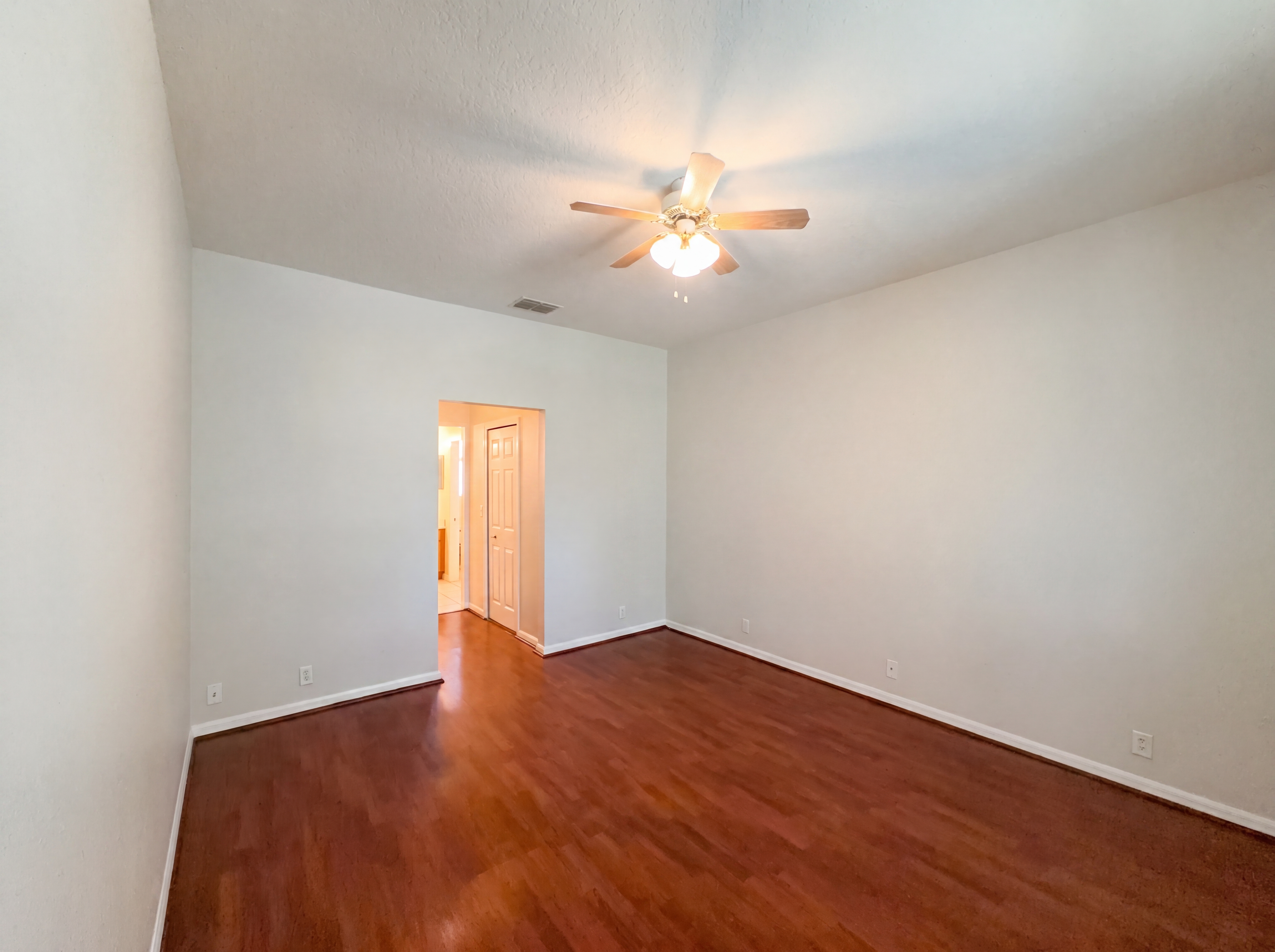 Photo 4 of 22 of 6457 Myrtlewood Dr, Lakeland, FL