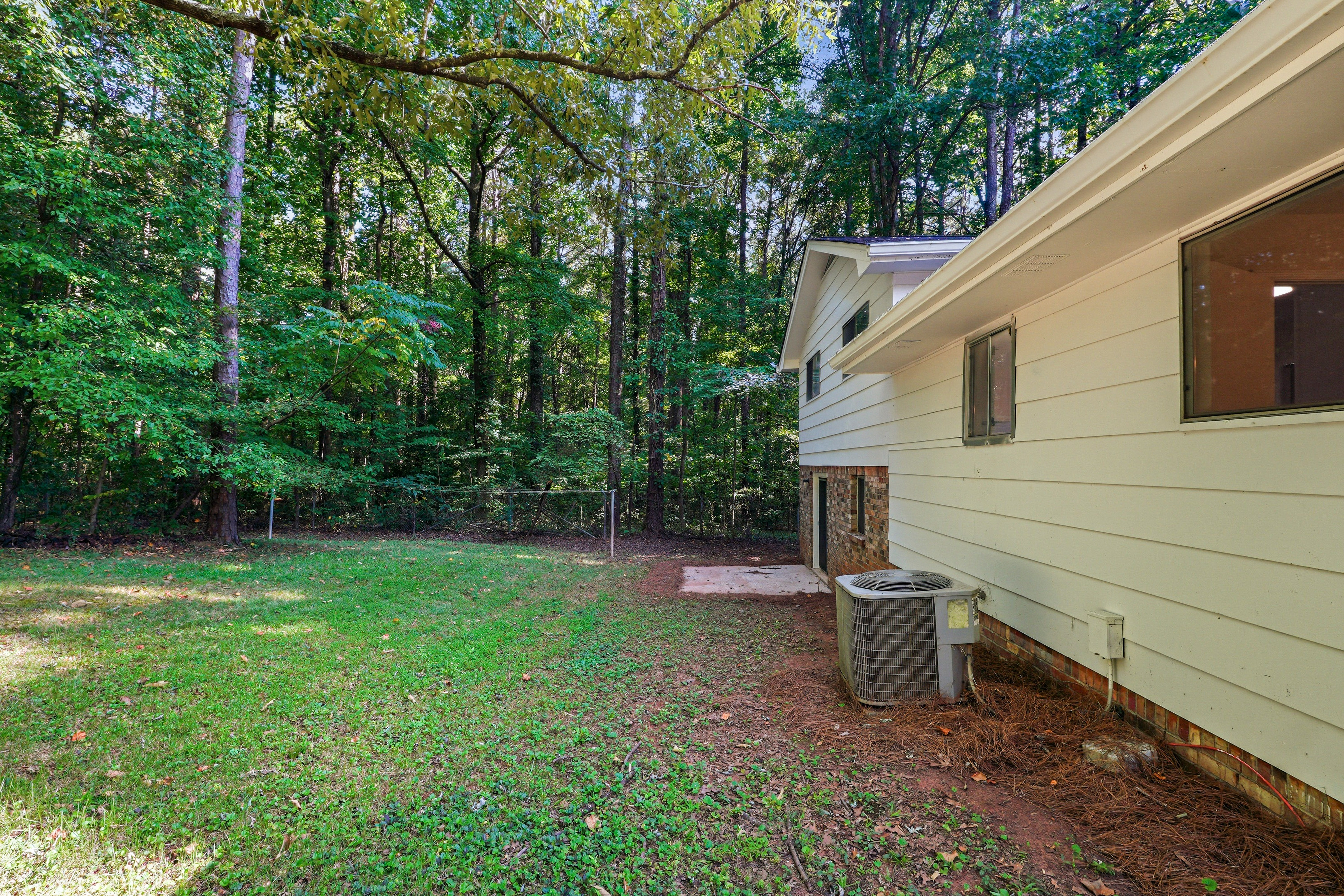 Photo 25 of 29 of 7052 Lodgepole Dr, Morrow, GA