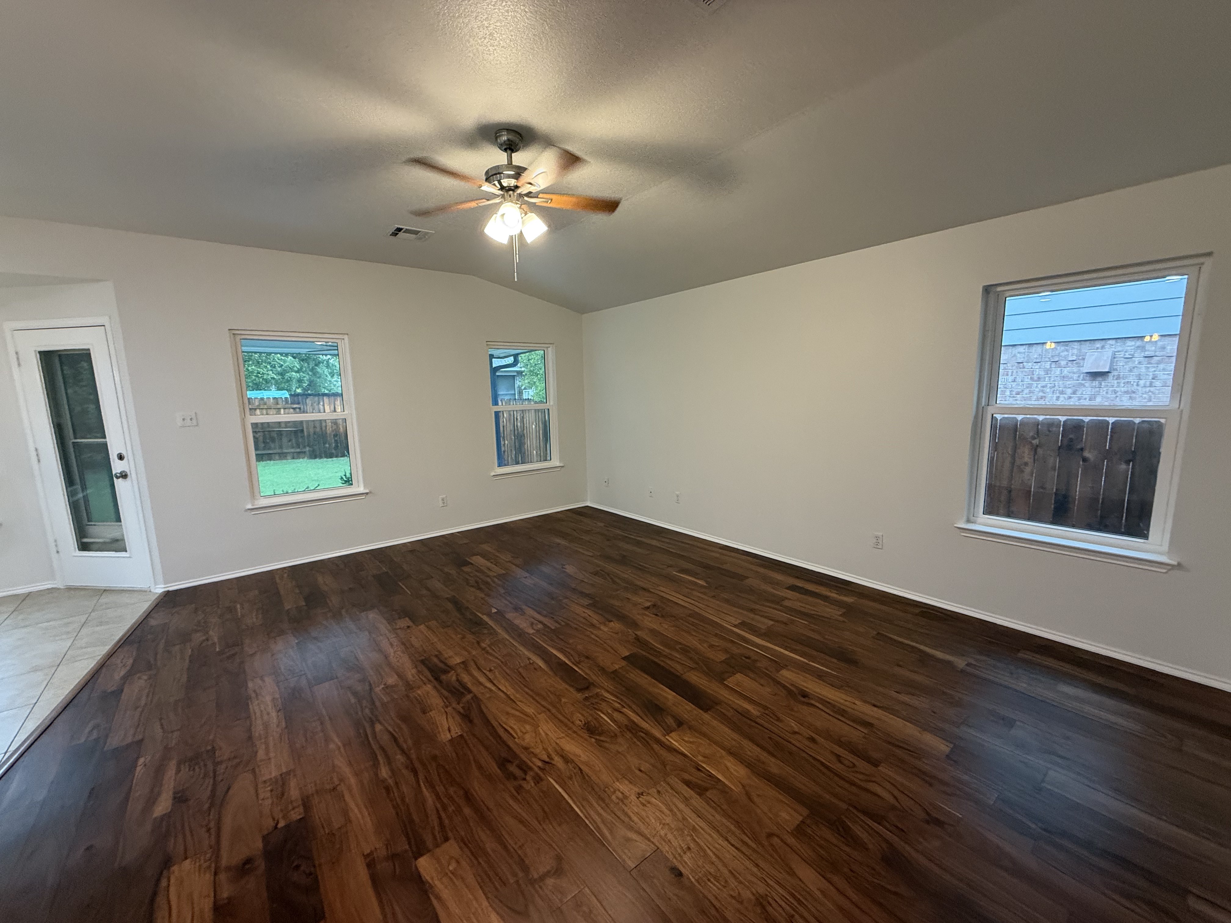 Photo 3 of 15 of 509 Paso Fino Trl, Cedar Park, TX