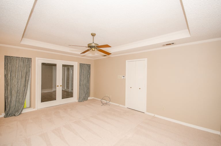 Photo 14 of 28 - 6436 Genstar Ln, Dallas, TX 75252