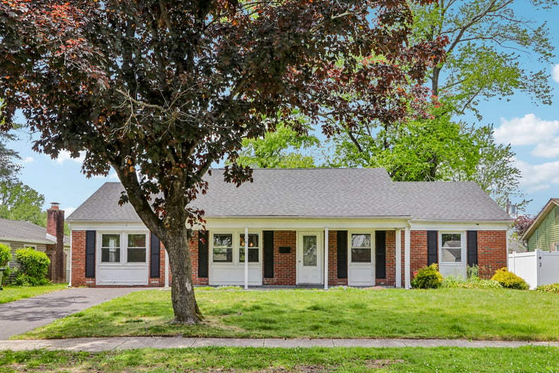 Property photo 1 of 6 Newport Ln