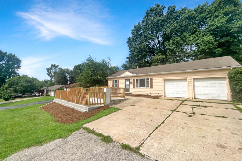 Property photo 1 of 4958 N Lister Ave