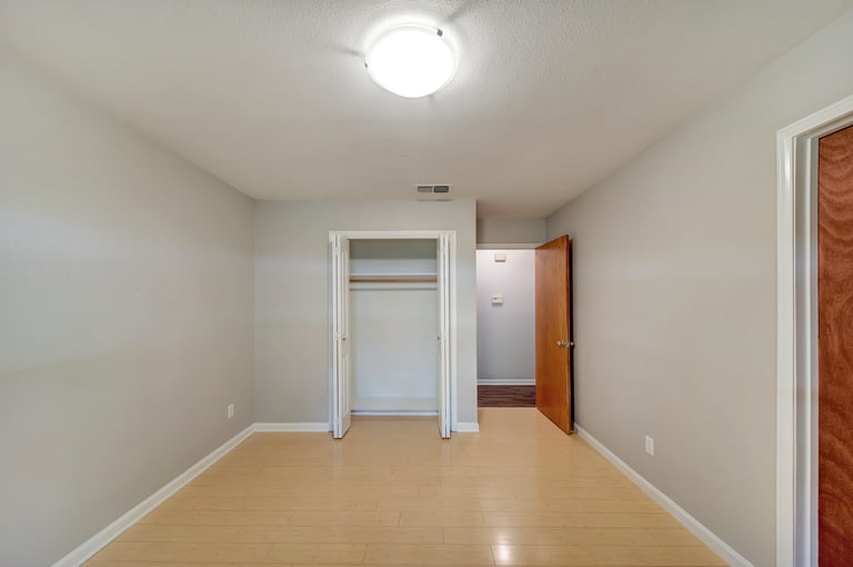 Photo 23 of 29 - 429 Kathy Dr, Desoto, TX 75115
