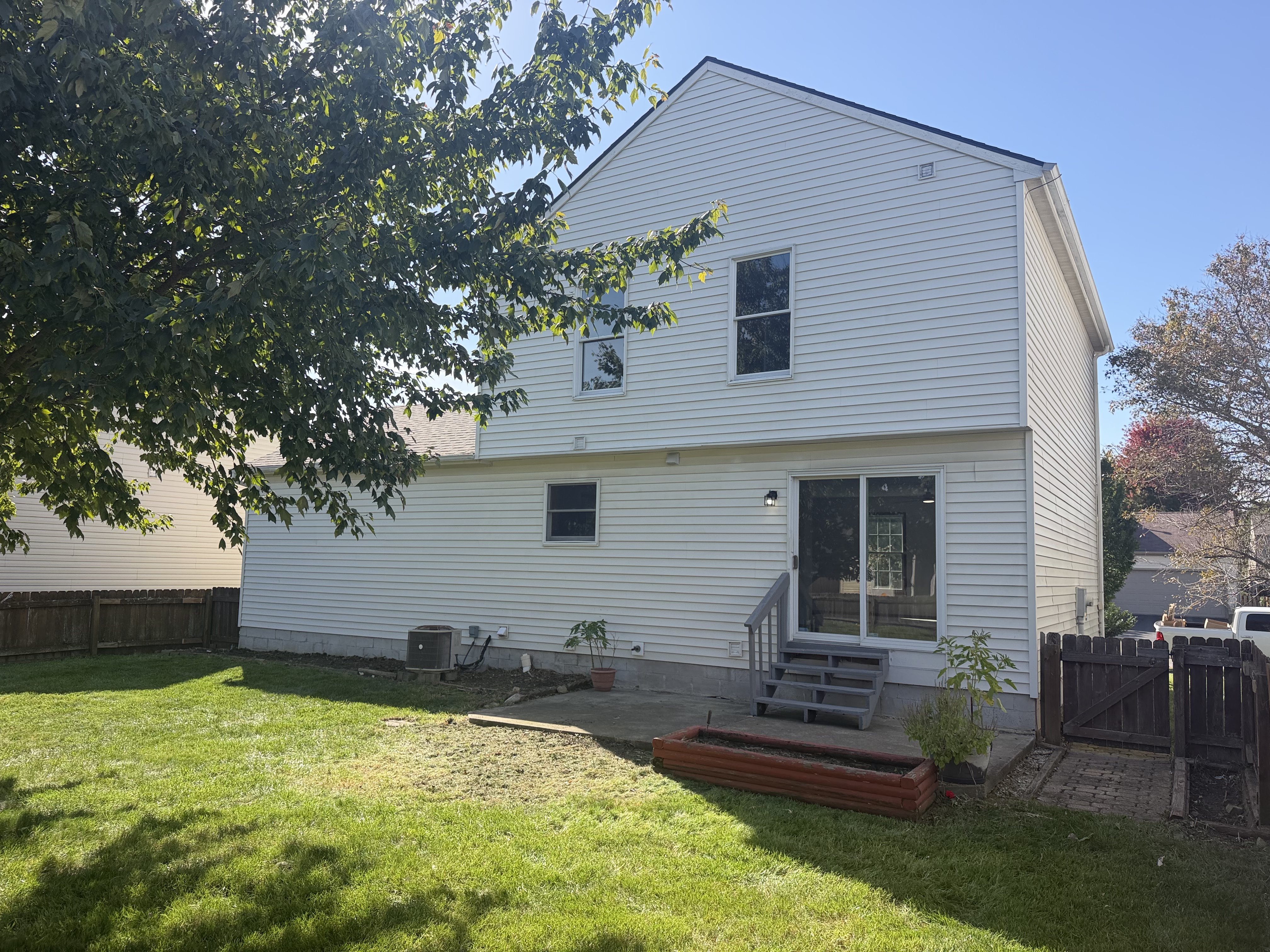 Photo 5 of 26 of 1150 Moneca St, Blacklick, OH