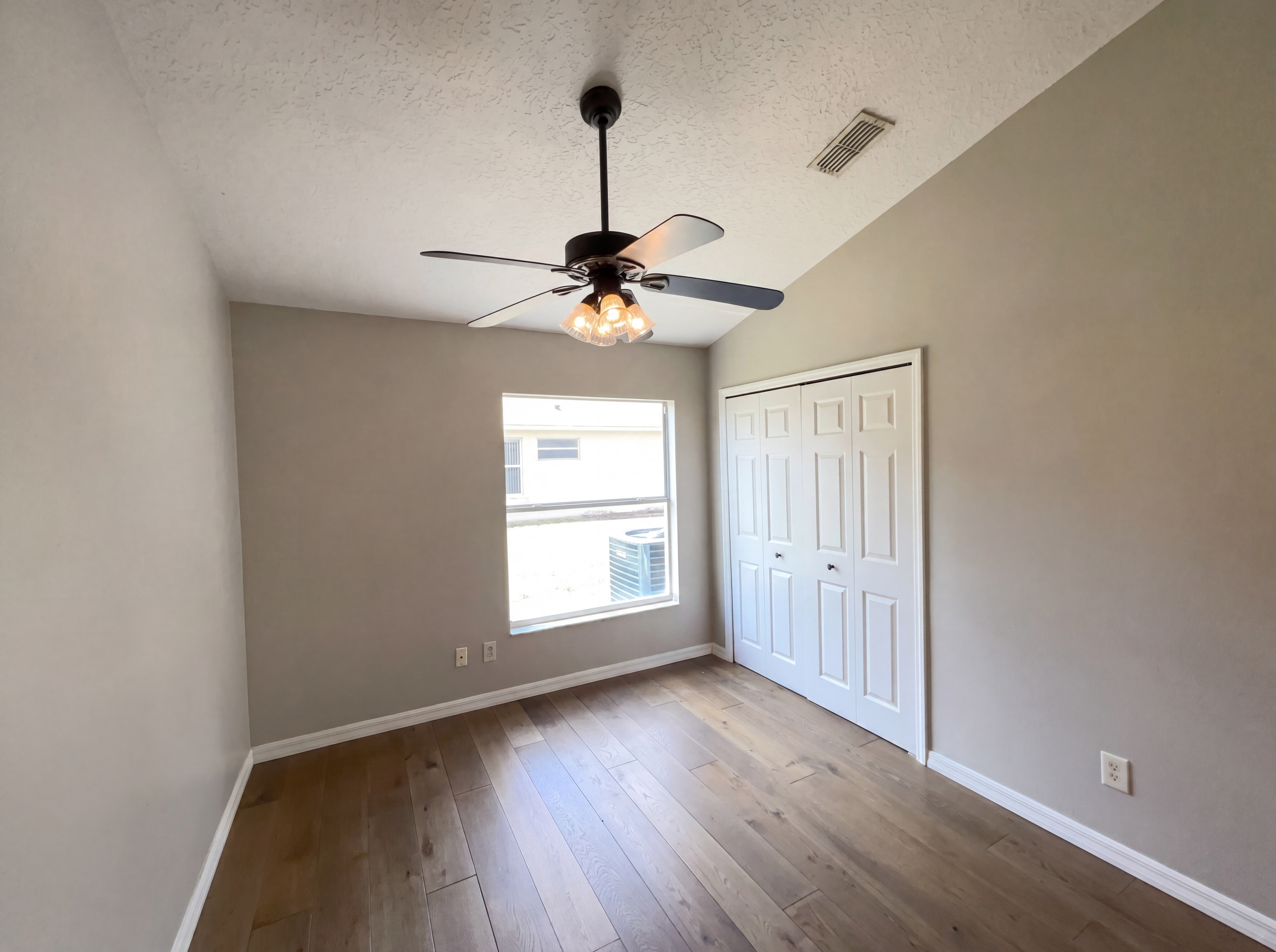 Photo 12 of 34 of 3028 Samosa Hill Cir, Clermont, FL
