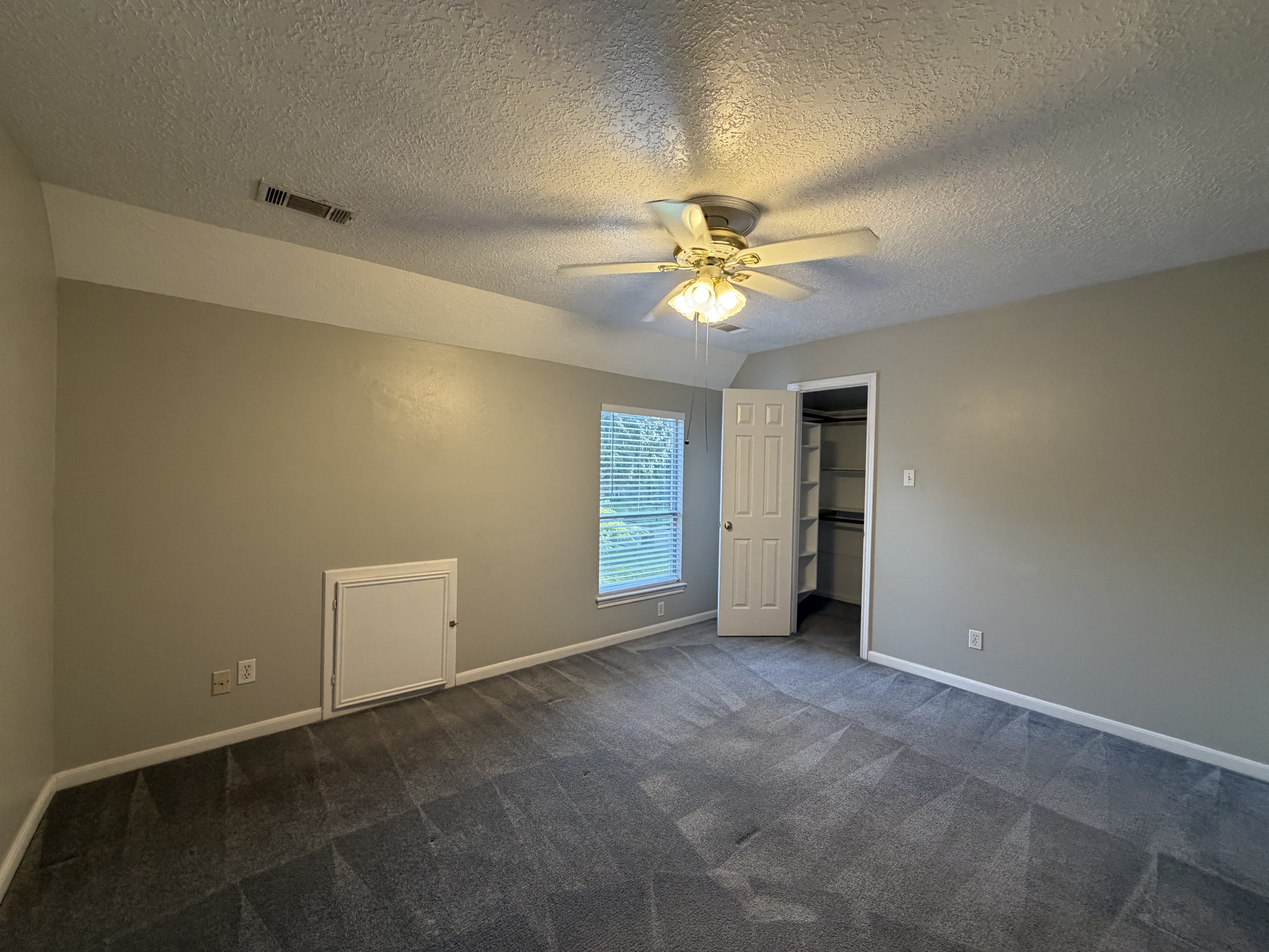 Photo 8 of 28 of 9118 Tepee Trl, Houston, TX
