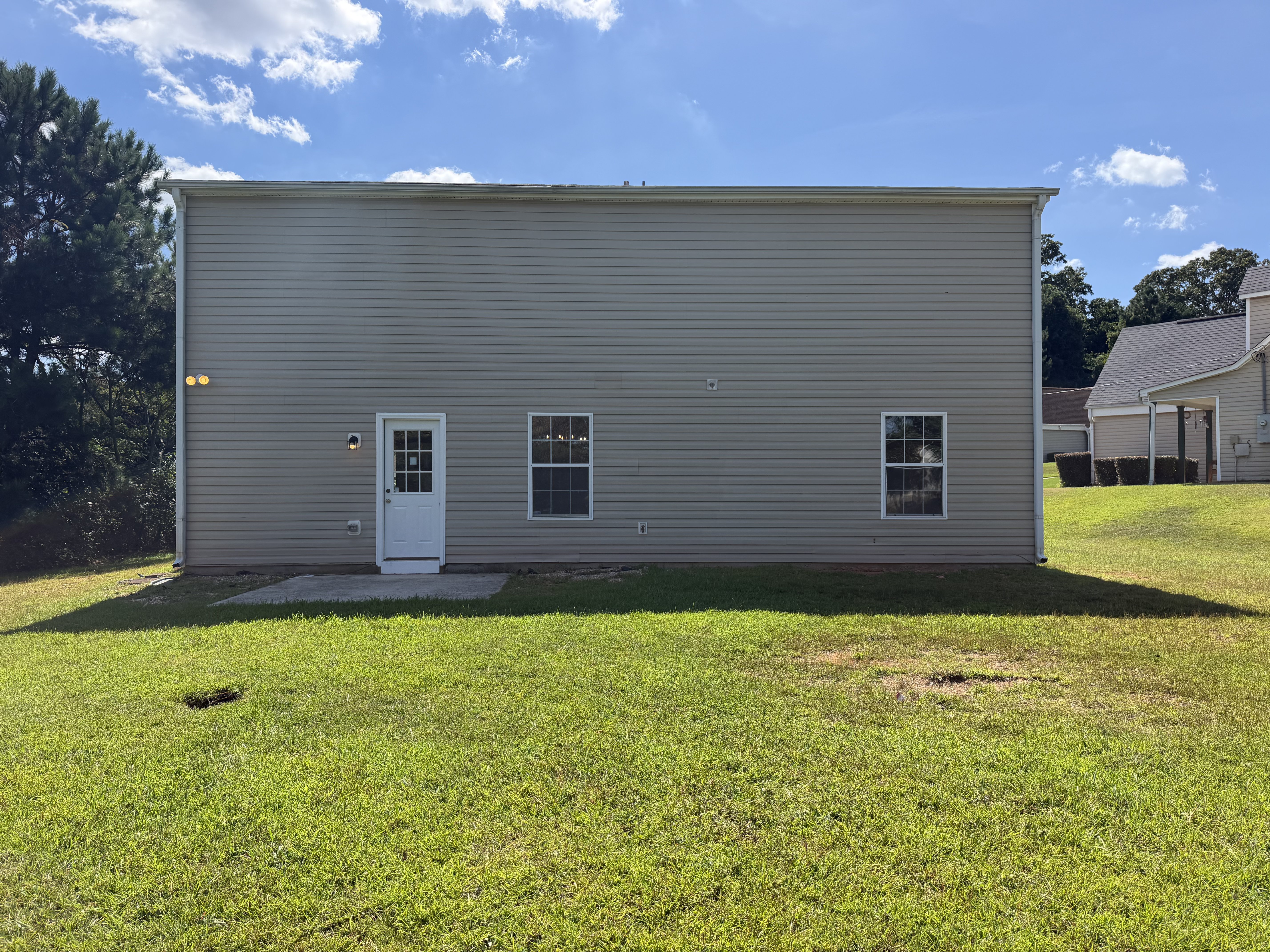 Photo 5 of 24 of 5721 Blackberry Row, Ellenwood, GA