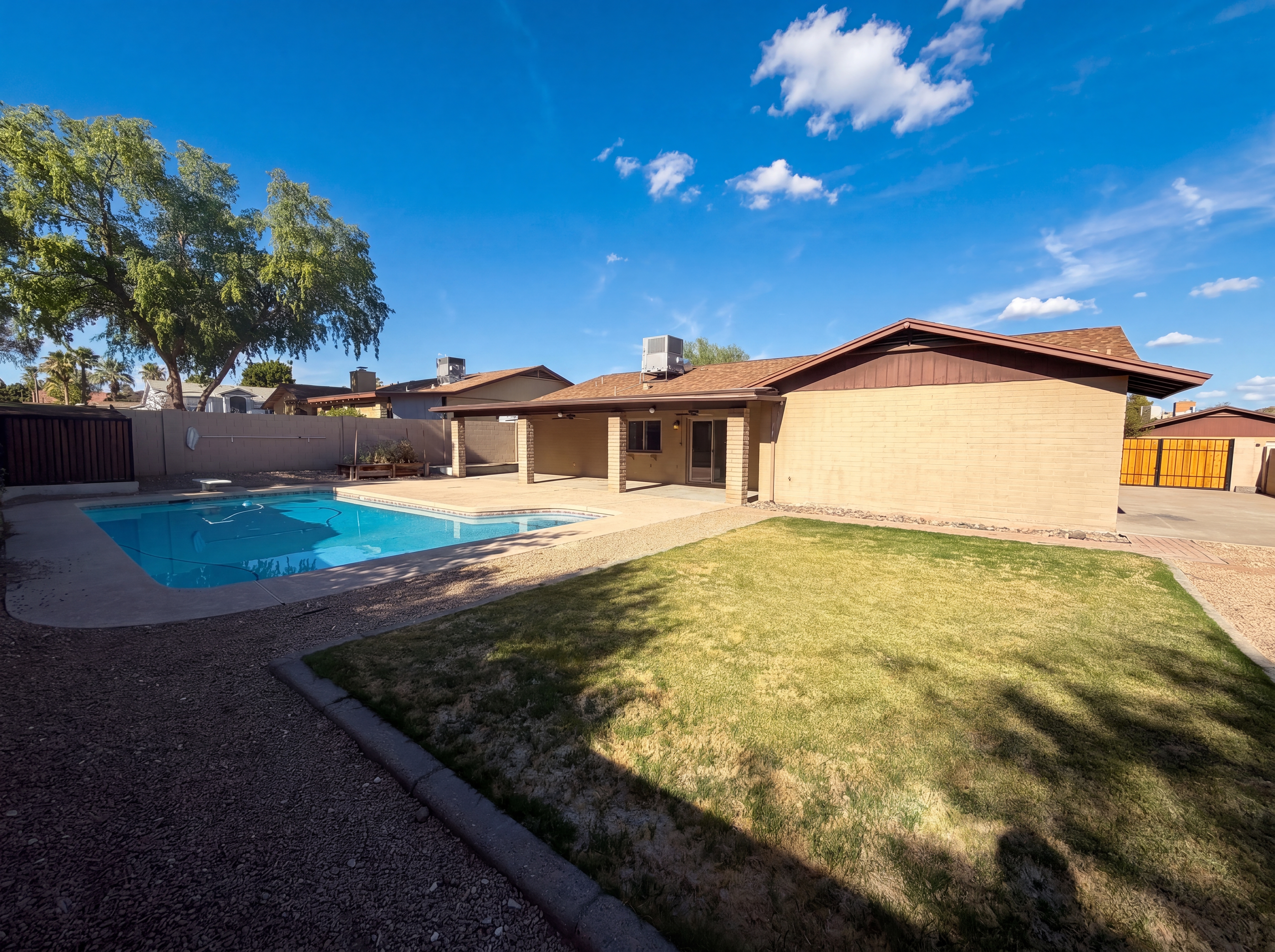 Photo 5 of 24 of 16207 N 11th Pl, Phoenix, AZ