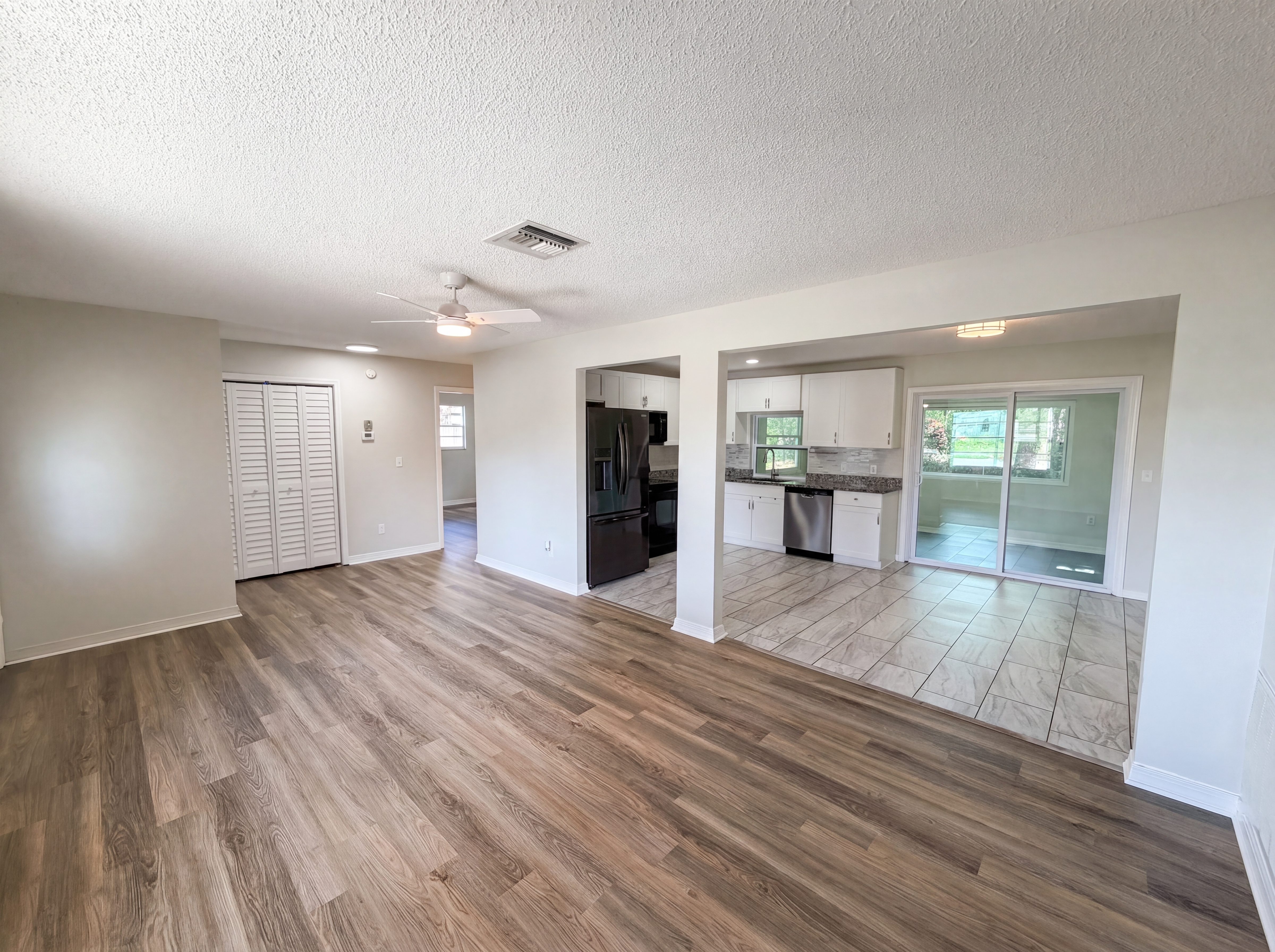 Photo 3 of 26 of 2175 Bishop Rd, Spring Hill, FL
