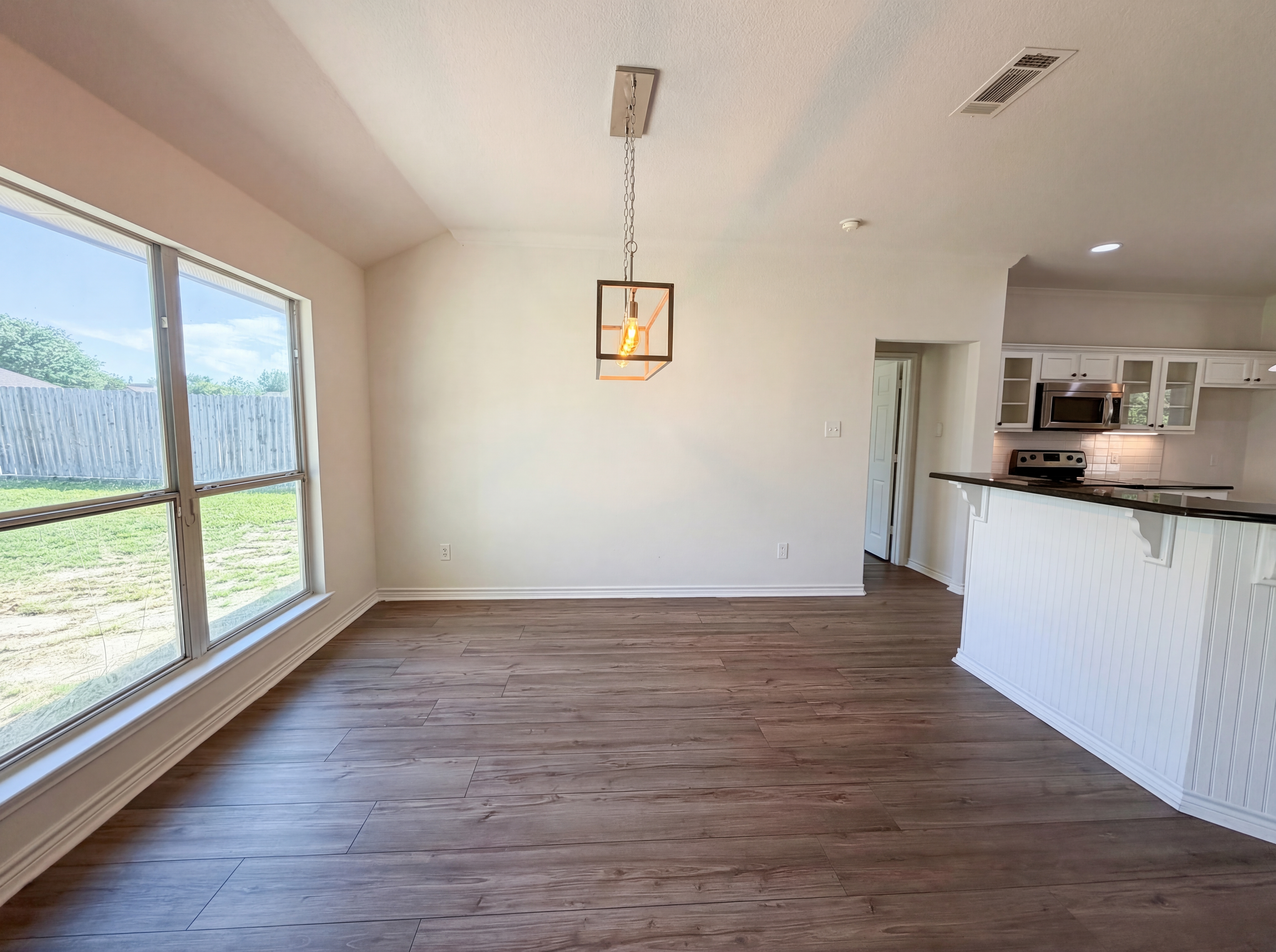 Photo 9 of 16 of 8710 Surrey Ct, Temple, TX