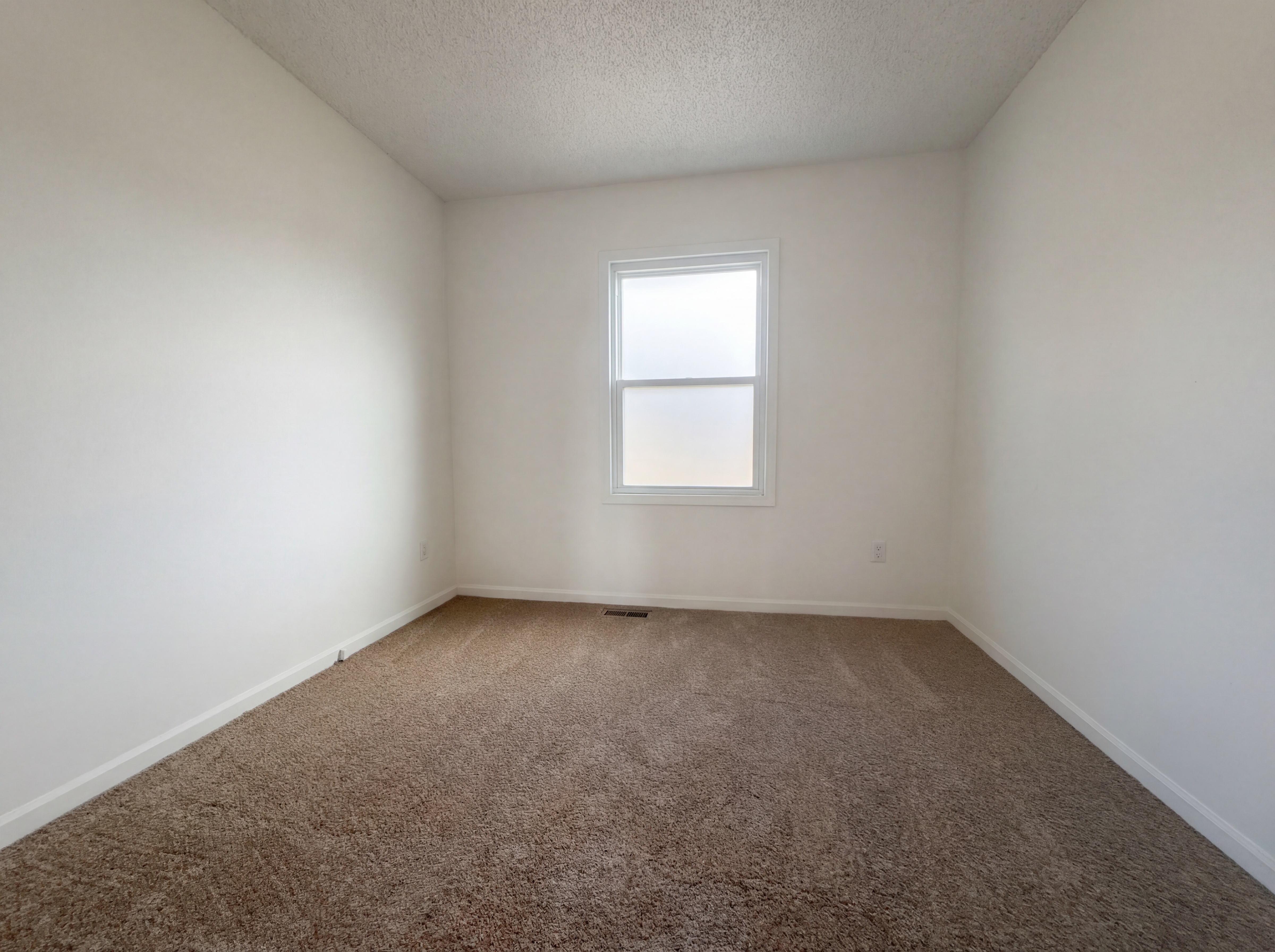 Photo 18 of 27 of 14110 Lora St, Smithville, MO
