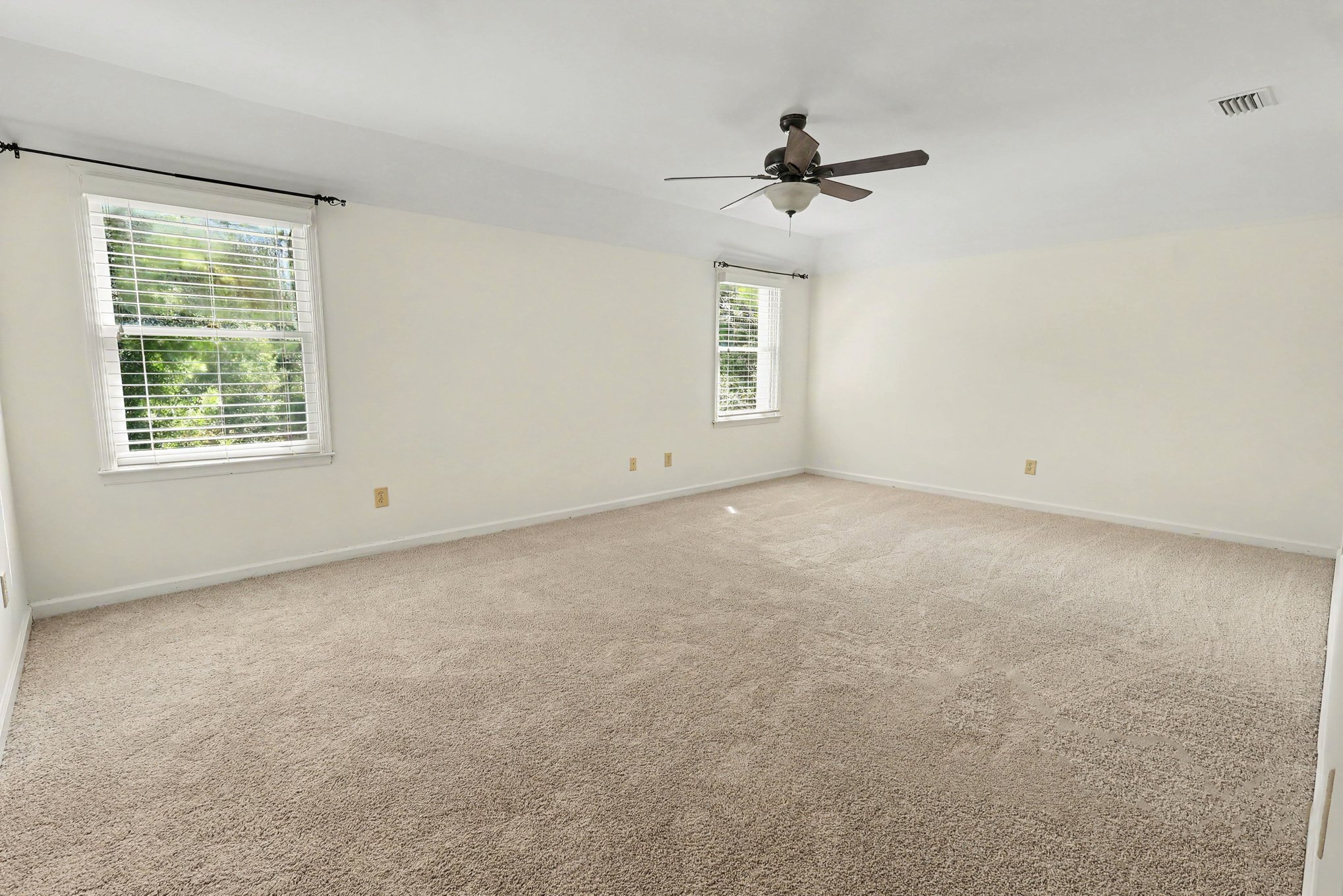Photo 8 of 21 of 1941 River Way Dr, Hoover, AL