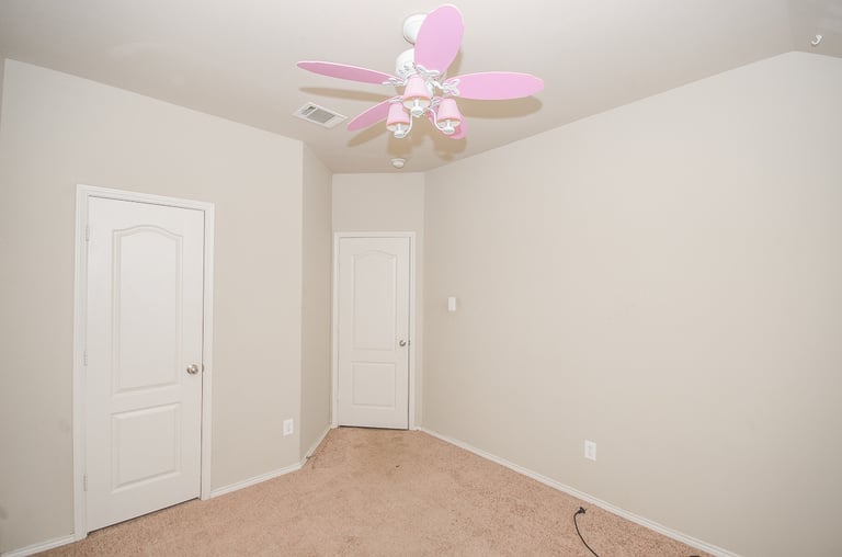Photo 21 of 26 - 544 Kenilworth Ave, Little Elm, TX 75068