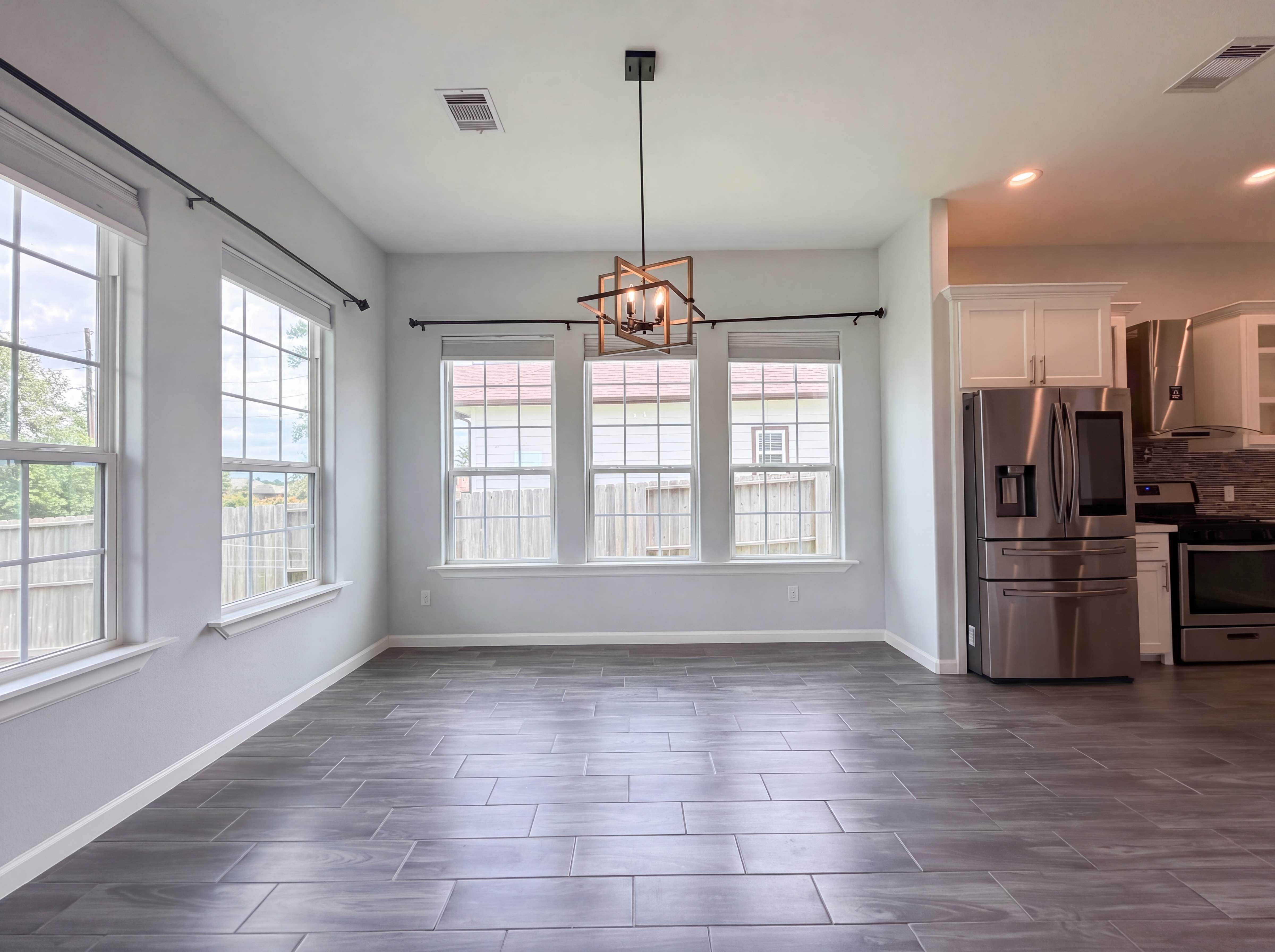 Photo 6 of 24 of 40406 Mostyn Dr, Magnolia, TX
