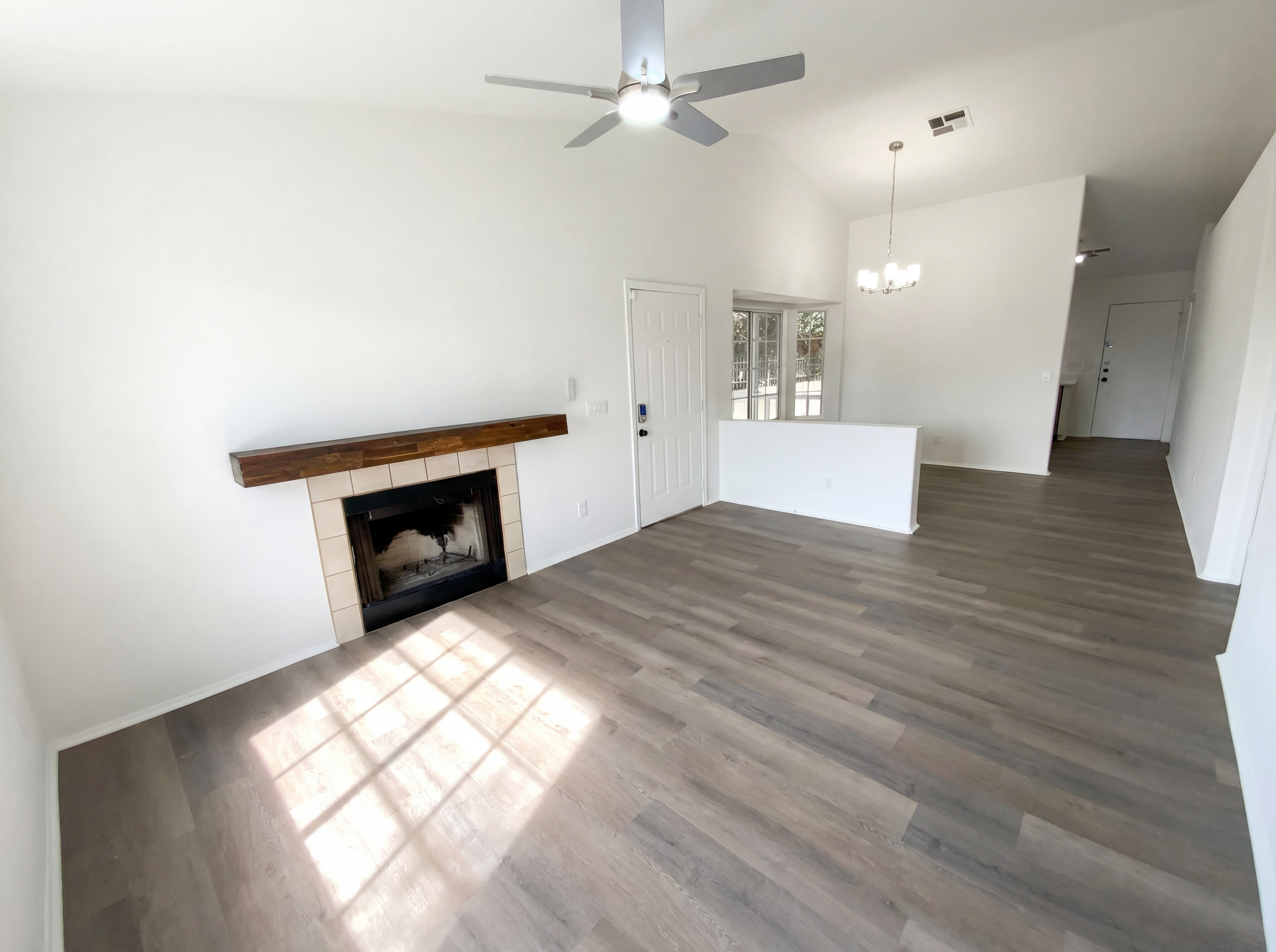 Photo 3 of 21 of 10101 N 91st Ave, Peoria, AZ
