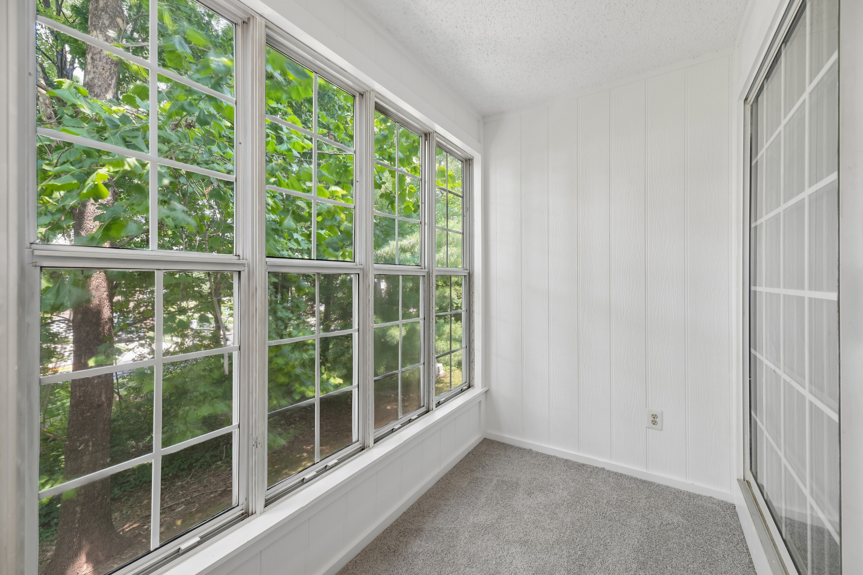 Photo 7 of 29 of 9260 Niki Pl, Manassas, VA