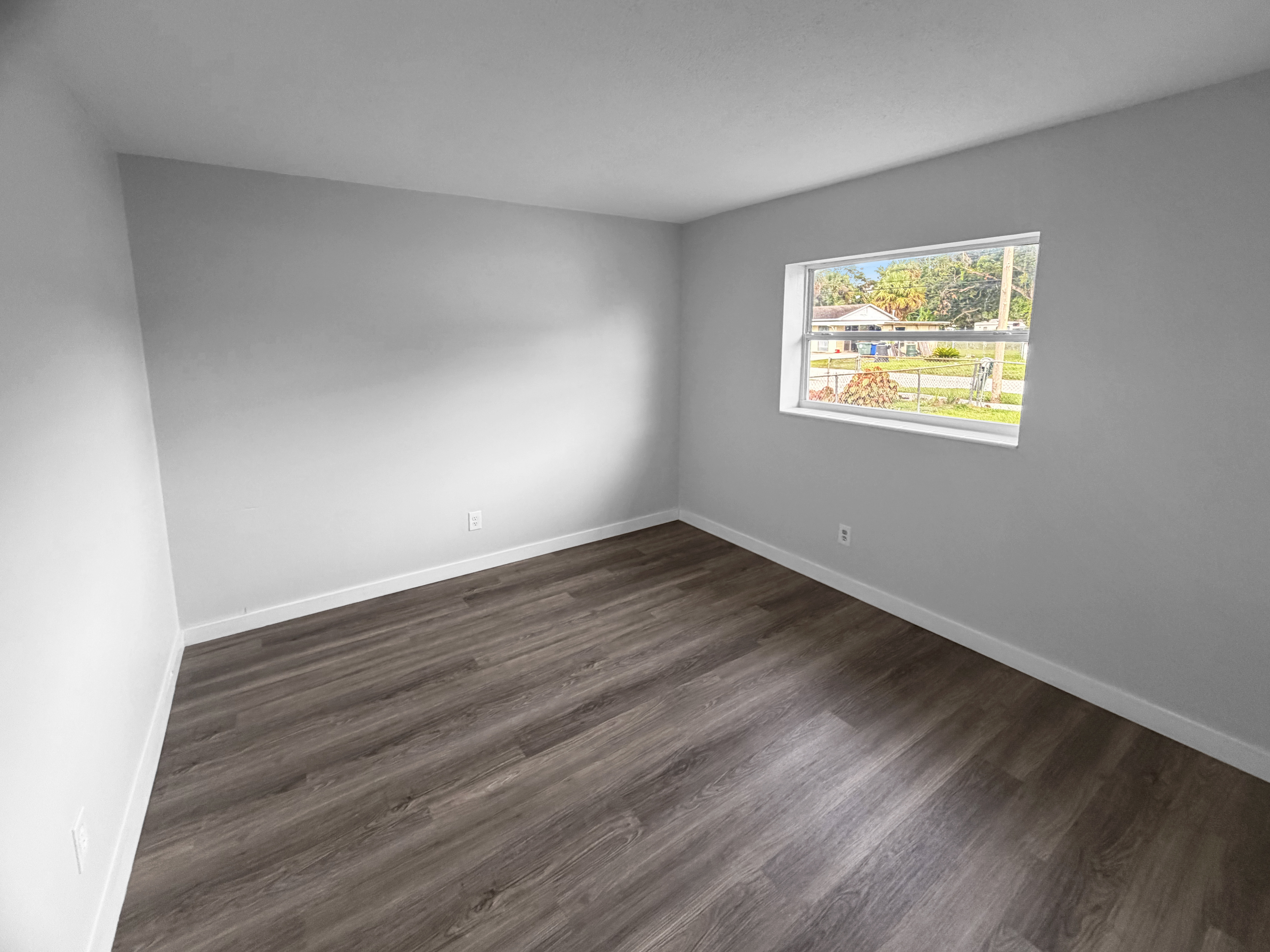 Photo 11 of 26 of 308 N 30th St, Fort Pierce, FL
