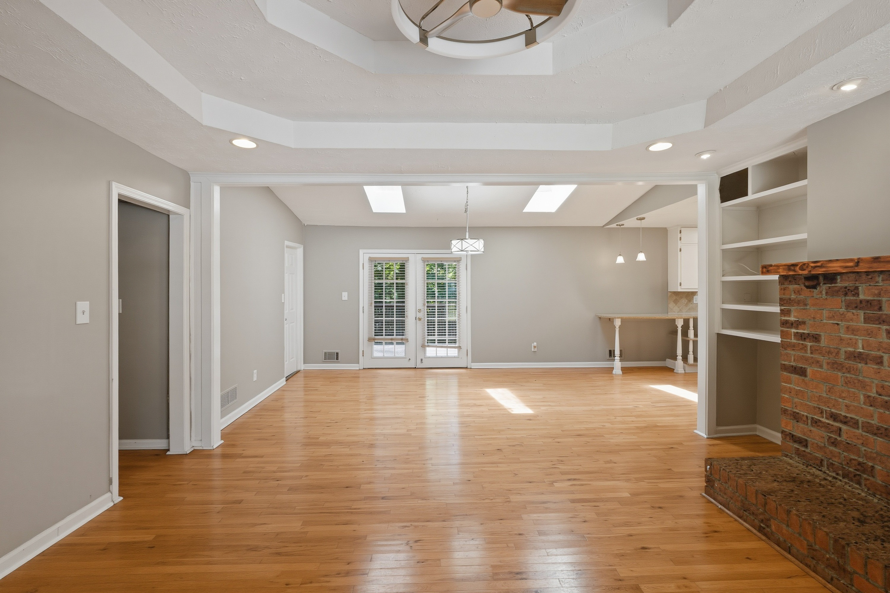 Photo 6 of 46 of 639 Cedrick Ln, Stone Mountain, GA