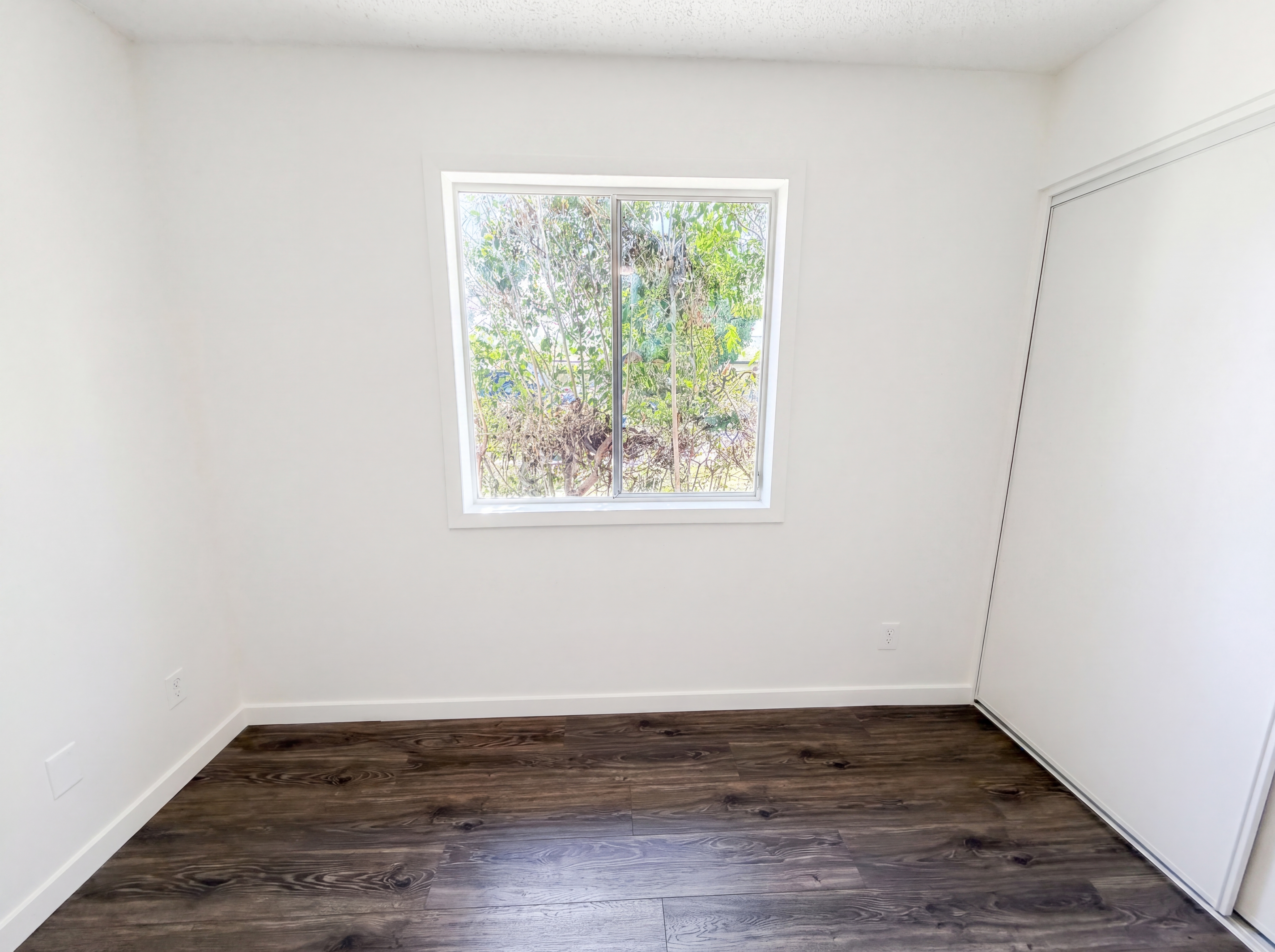 Photo 7 of 21 of 12028 N 41st Dr, Phoenix, AZ